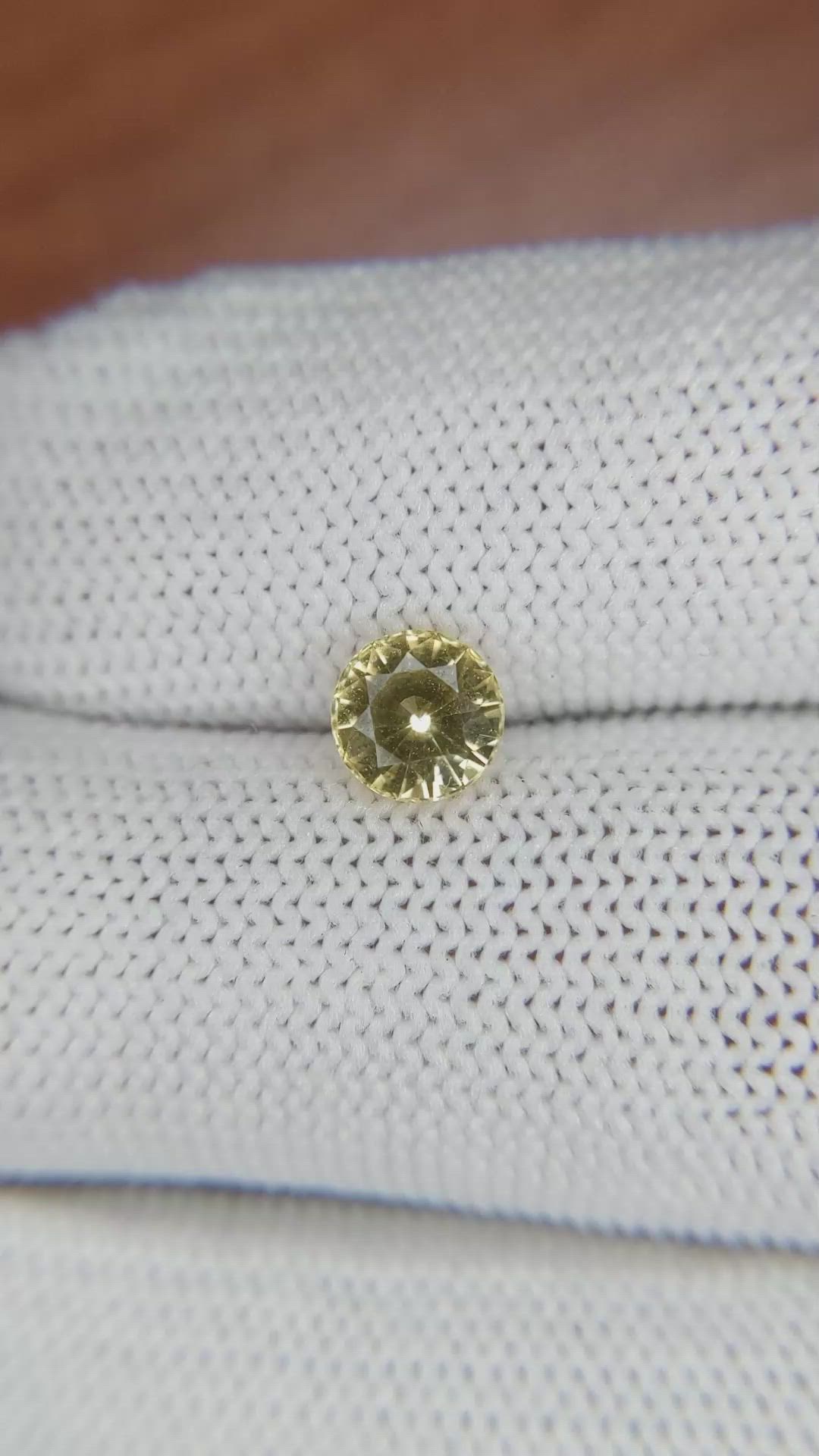 1.24 Ct. Yellow Sapphire from Ceylon (Sri Lanka) Size Video