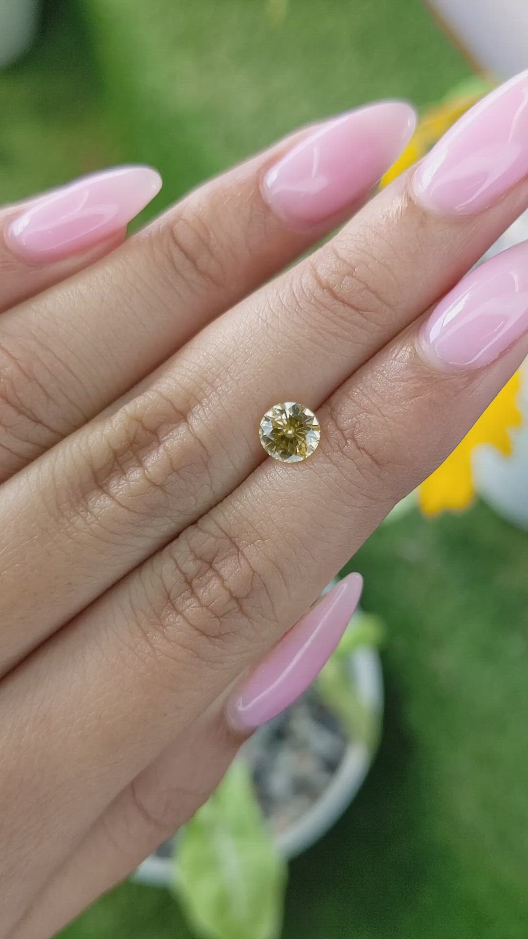 1.24 Ct. Yellow Sapphire from Ceylon (Sri Lanka) Size Video