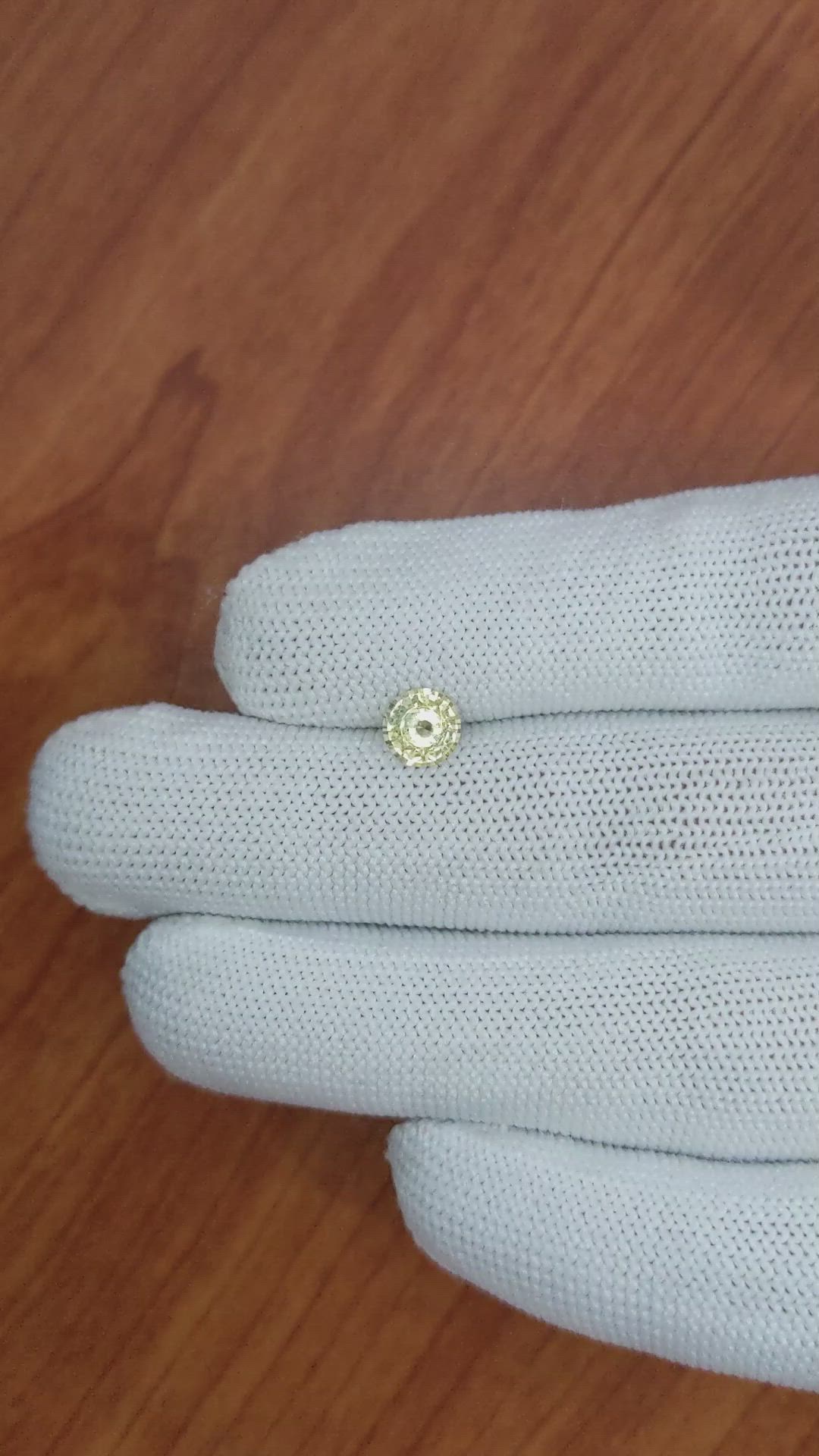 1.06 Ct. Yellow Sapphire from Ceylon (Sri Lanka) Size Video