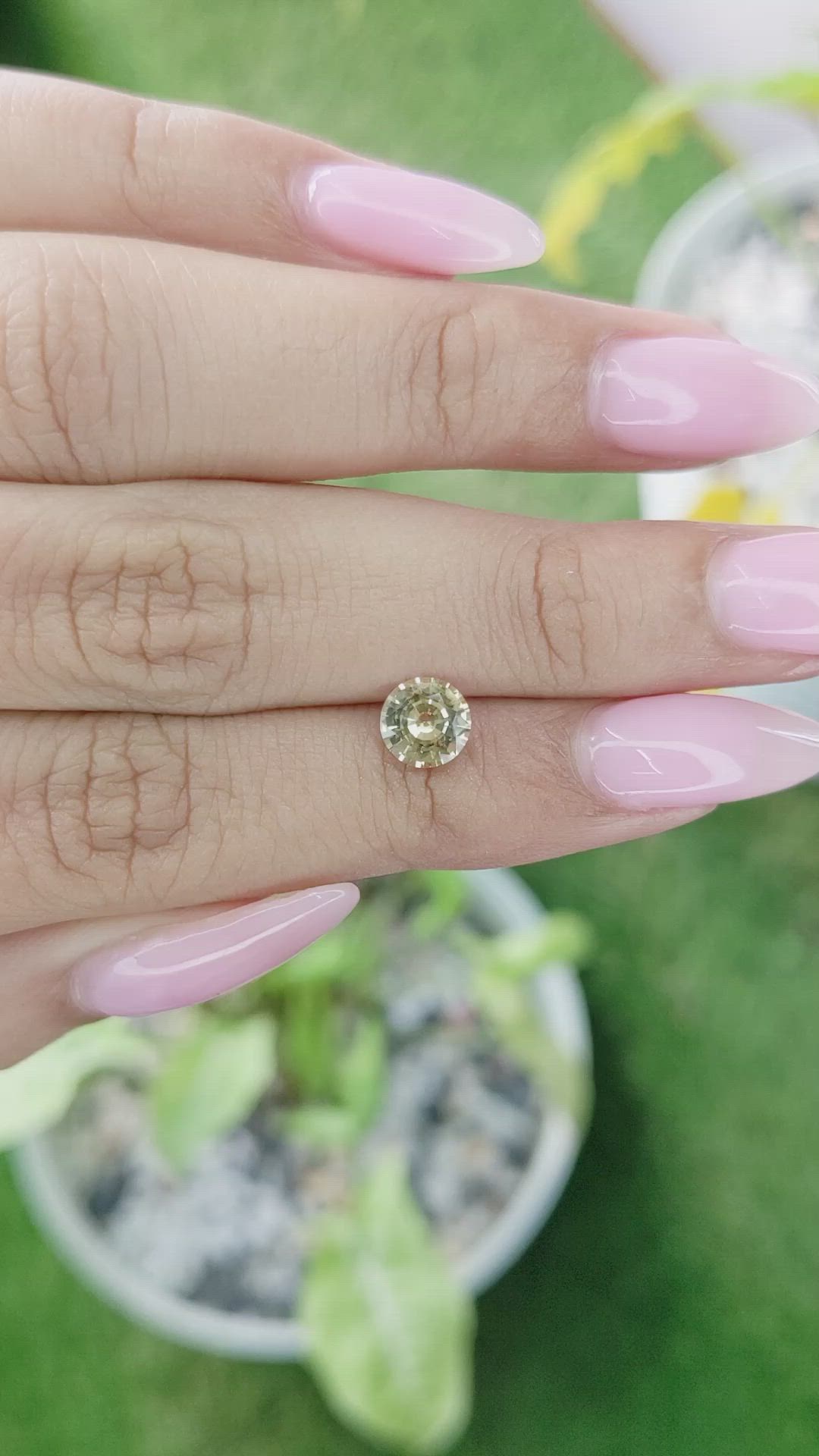 1.06 Ct. Yellow Sapphire from Ceylon (Sri Lanka) Size Video