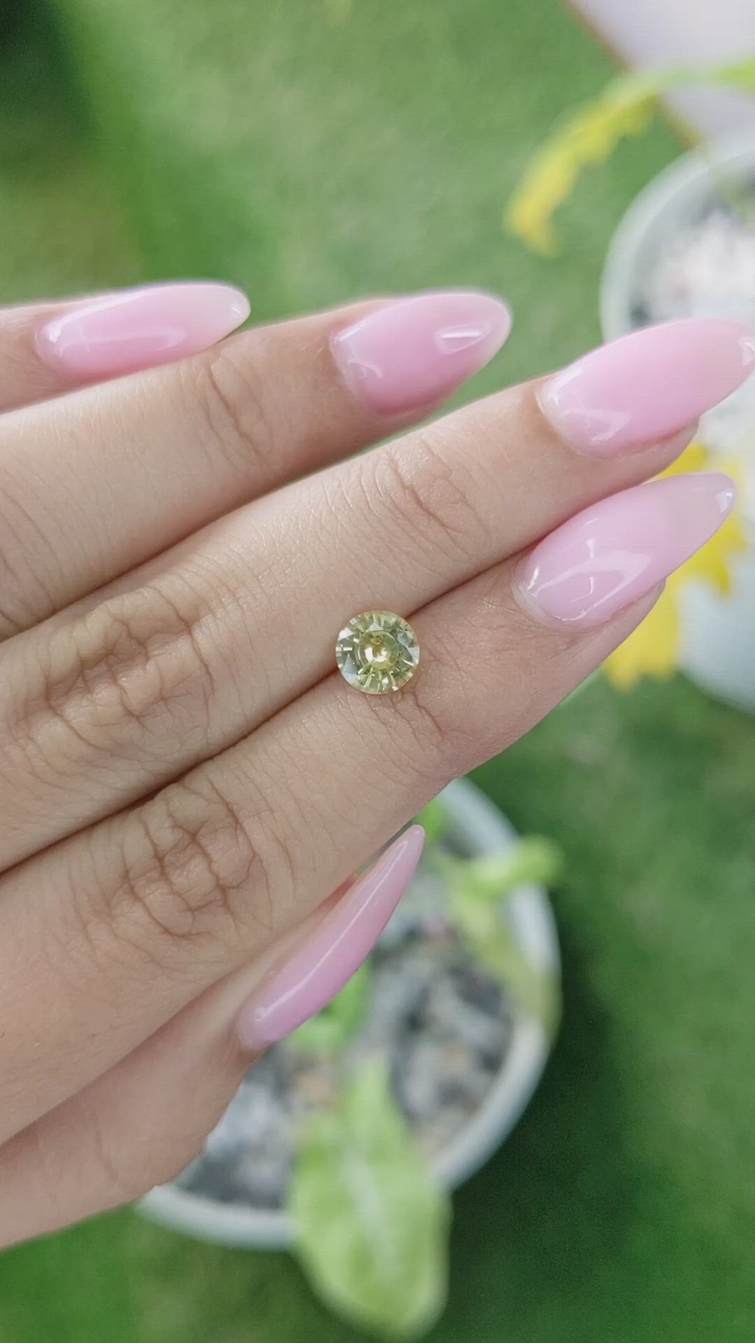 1.06 Ct. Yellow Sapphire from Ceylon (Sri Lanka) Size Video