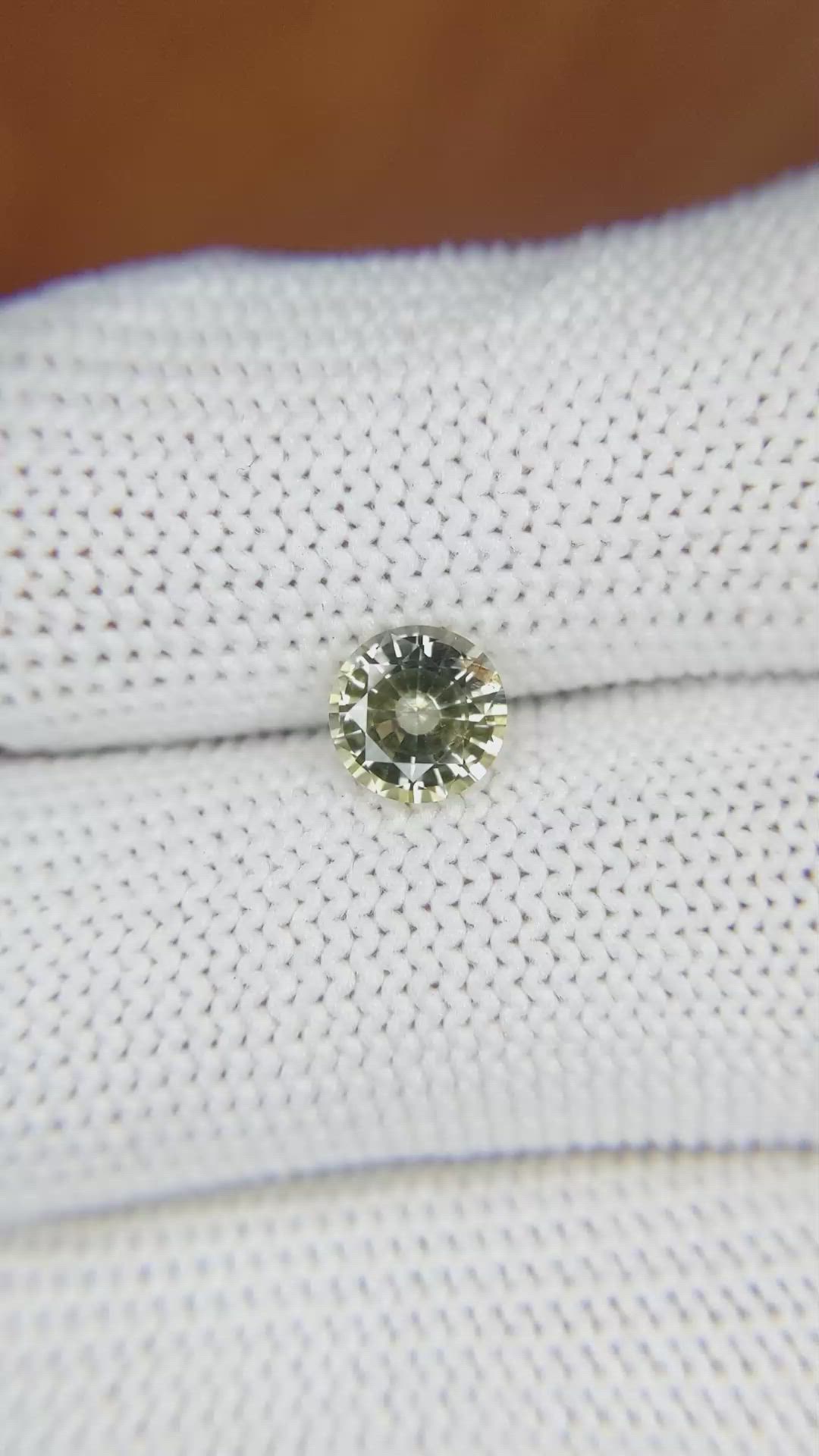 1.15 Ct. Bi Color / Parti Sapphire from Ceylon (Sri Lanka) Size Video