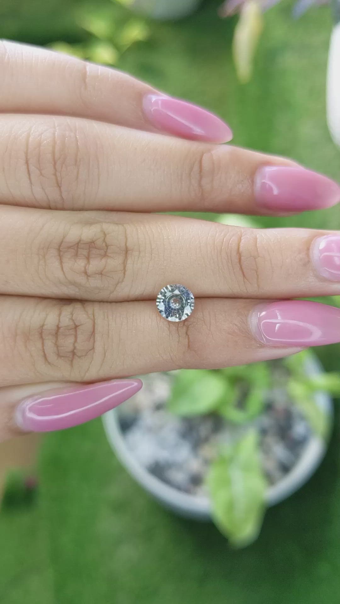 1.21 Ct. Bi Color Sapphire from Ceylon (Sri Lanka) Size Video