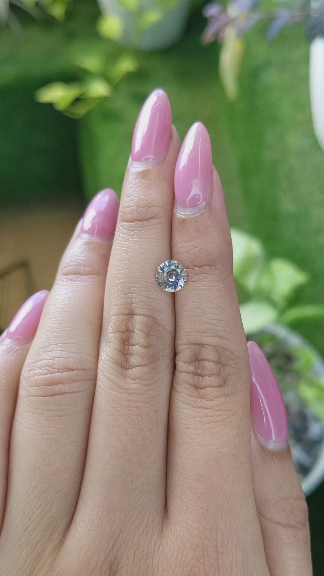 1.21 Ct. Bi Color Sapphire from Ceylon (Sri Lanka) Size Video
