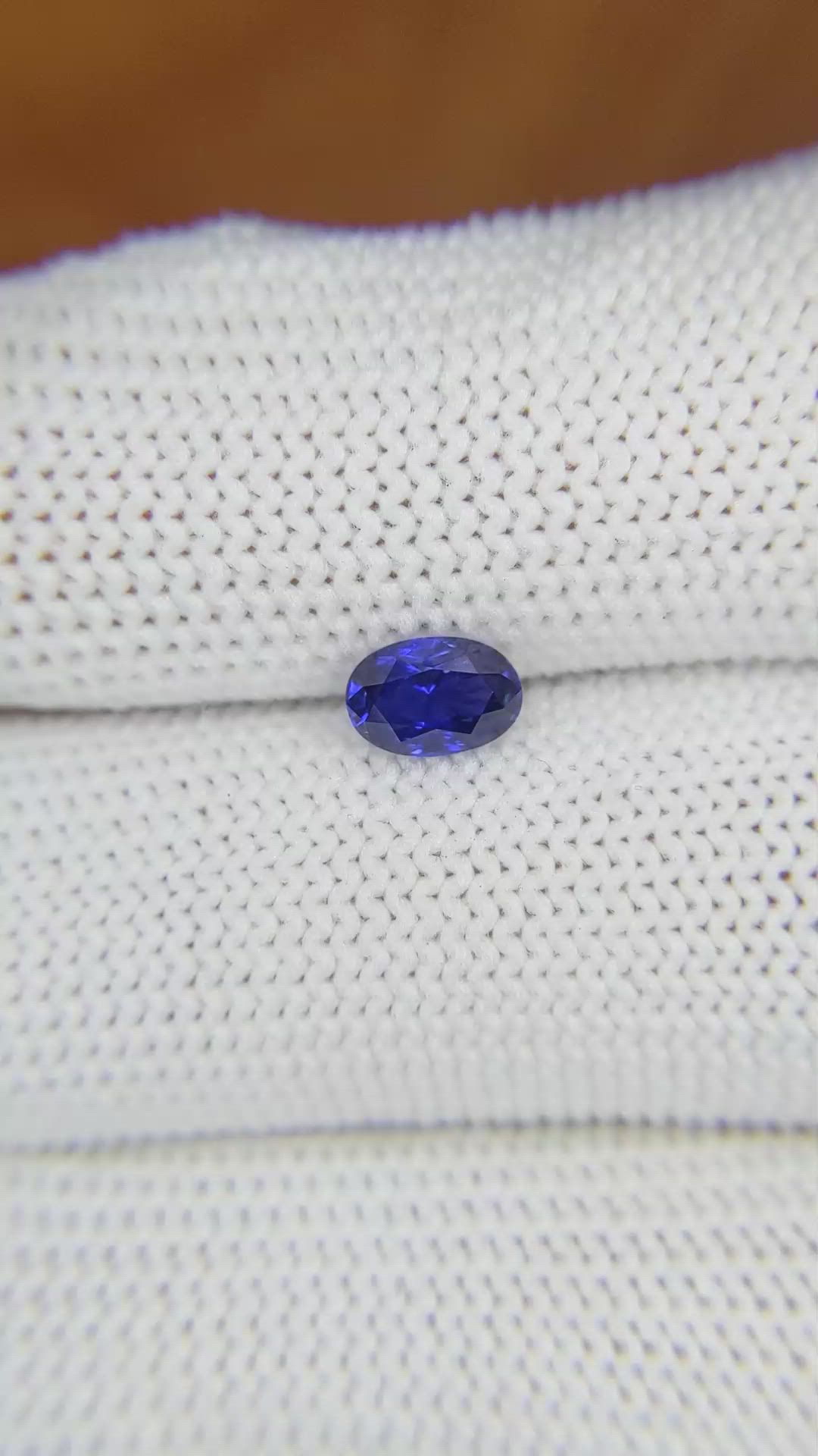 0.79 Ct. Blue Sapphire from Ceylon (Sri Lanka) Size Video