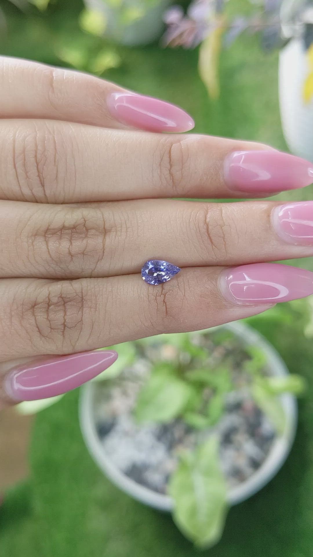 0.93 Ct. Bi Color Sapphire from Ceylon (Sri Lanka) Size Video