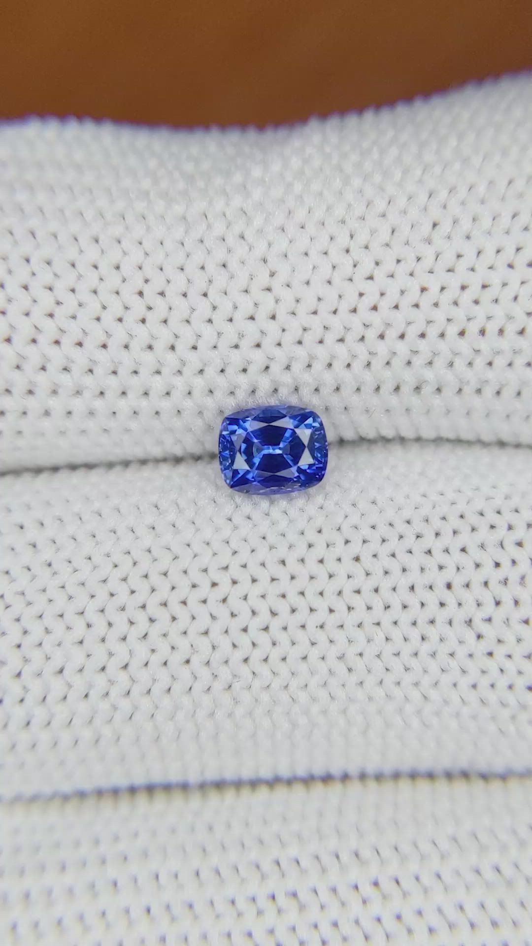 0.76 Ct. Blue Sapphire from Ceylon (Sri Lanka) Size Video