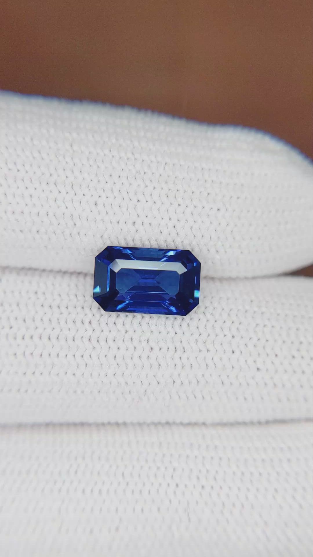 2.54 Ct. Blue Sapphire from Ceylon (Sri Lanka) Size Video
