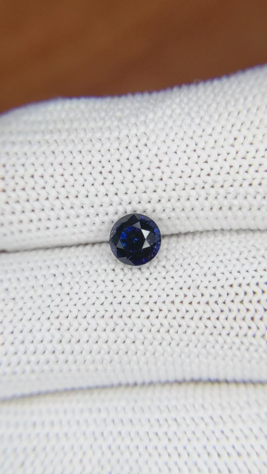 1.21 Ct. Blue Sapphire from Ceylon (Sri Lanka) Size Video