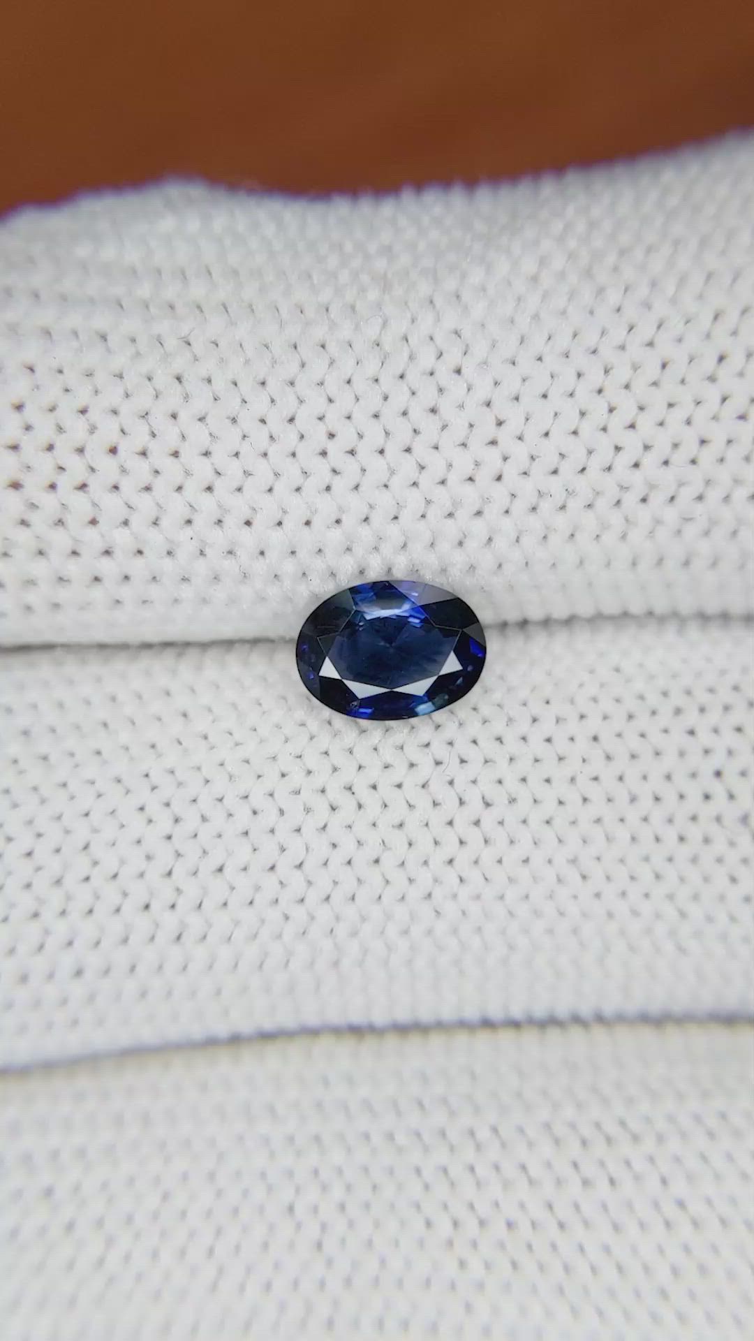 0.90 Ct. Blue Sapphire from Ceylon (Sri Lanka) Size Video