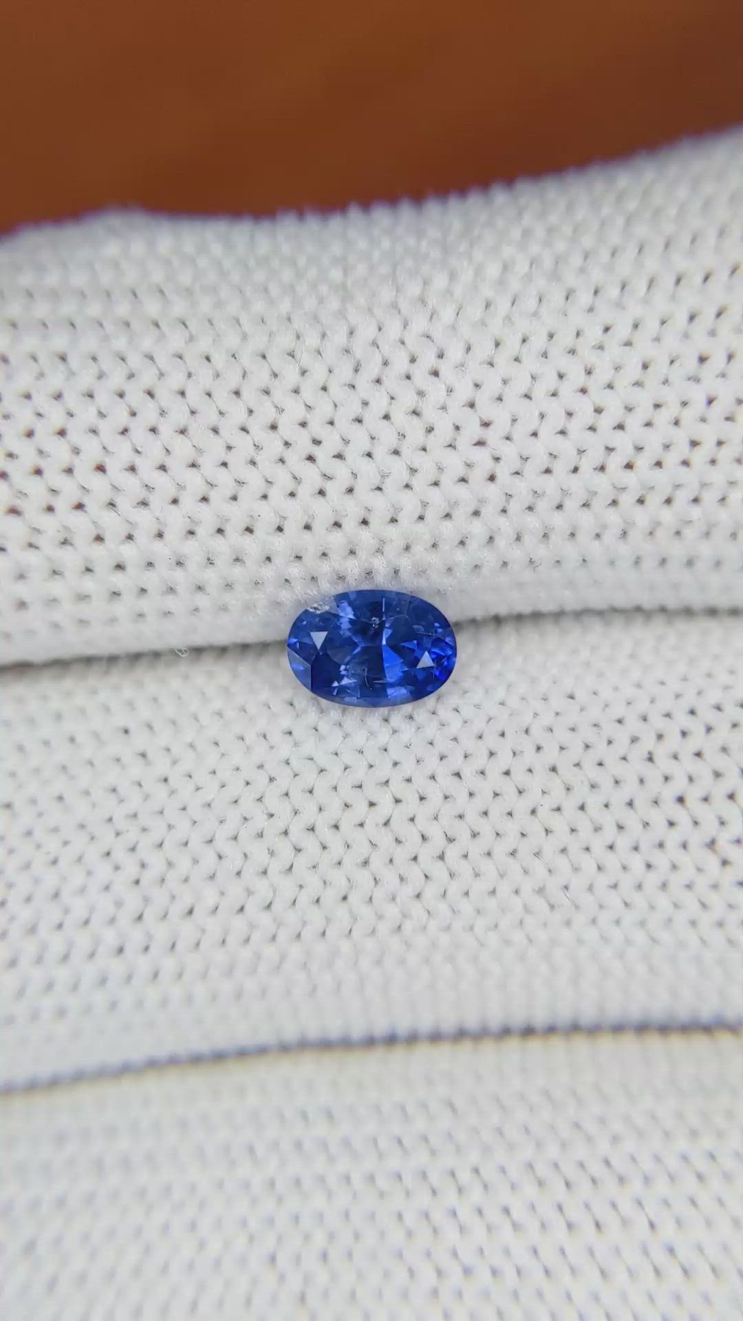 0.79 Ct. Blue Sapphire from Ceylon (Sri Lanka) Size Video