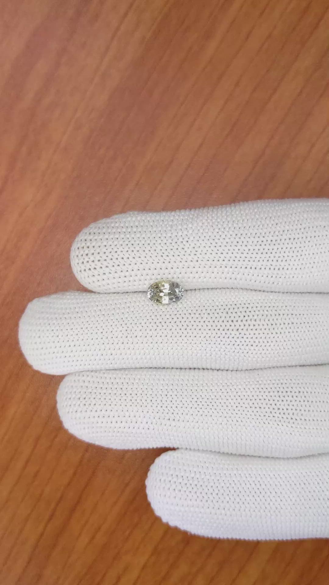 1.09 Ct. Bi Color Sapphire from Ceylon (Sri Lanka) Size Video