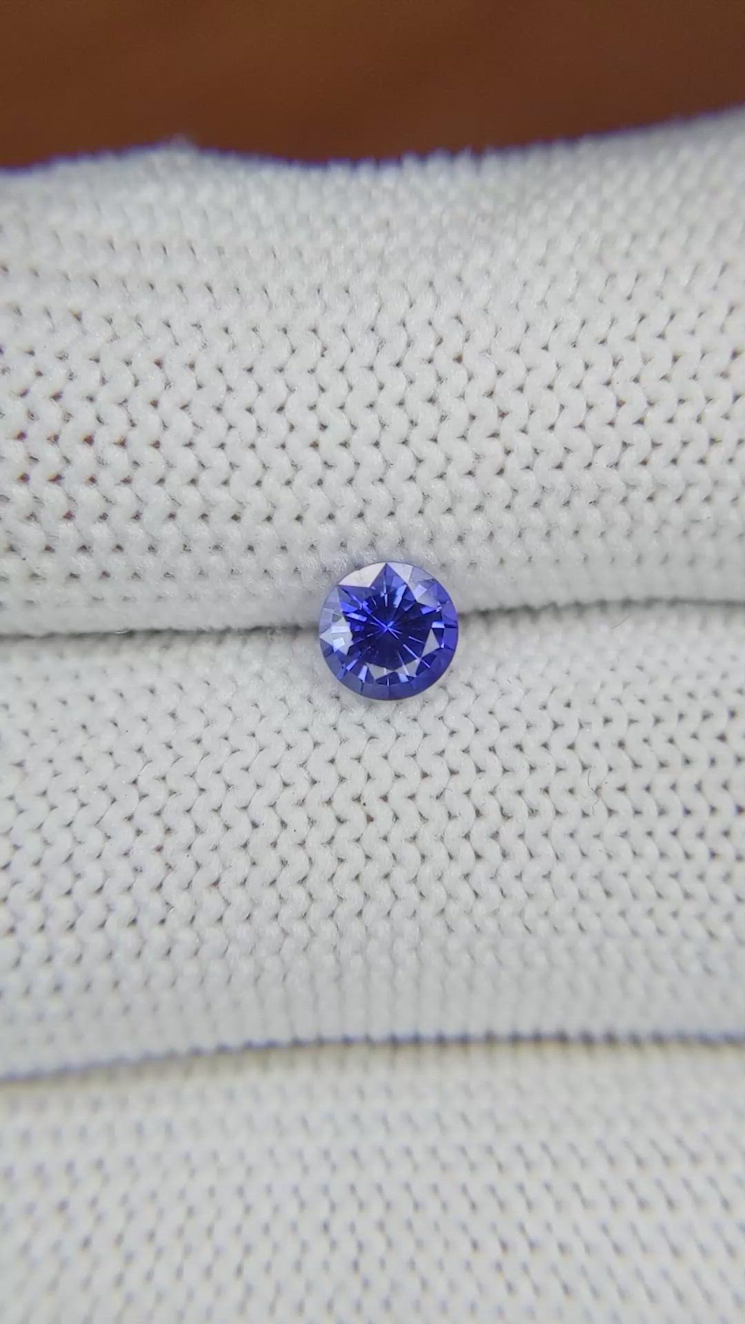 0.65 Ct. Blue Sapphire from Ceylon (Sri Lanka) Size Video