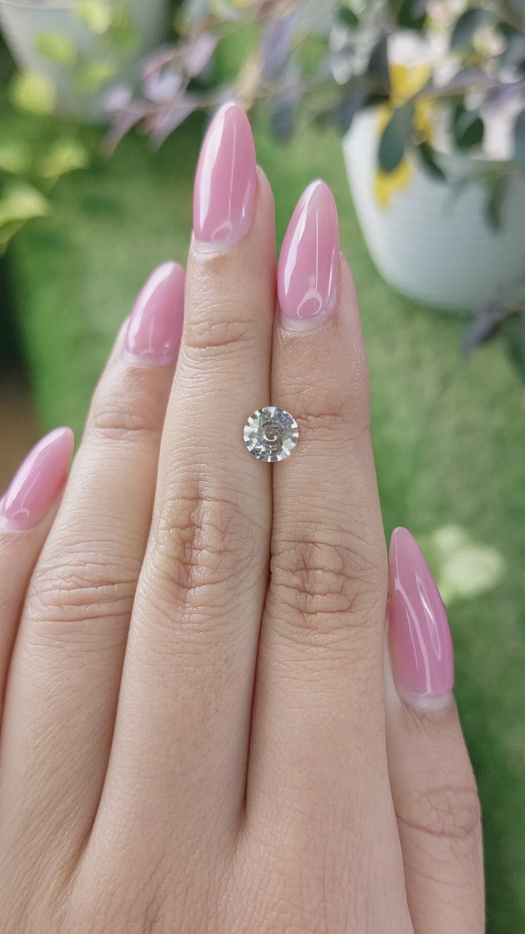 1.37 Ct. Bi Color Sapphire from Ceylon (Sri Lanka) Size Video