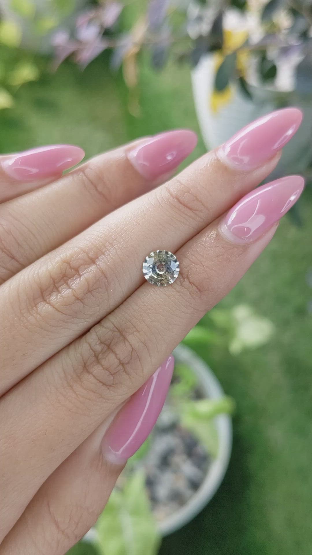 1.37 Ct. Bi Color Sapphire from Ceylon (Sri Lanka) Size Video