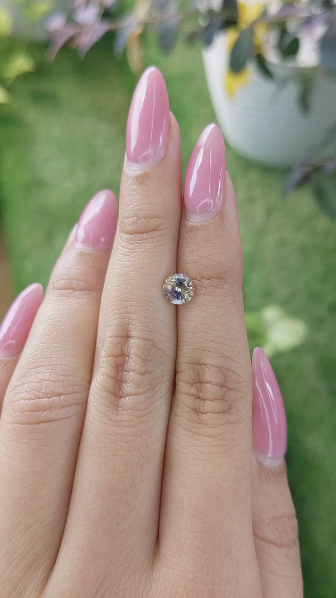 1.14 Ct. Bi Color Sapphire from Ceylon (Sri Lanka) Size Video