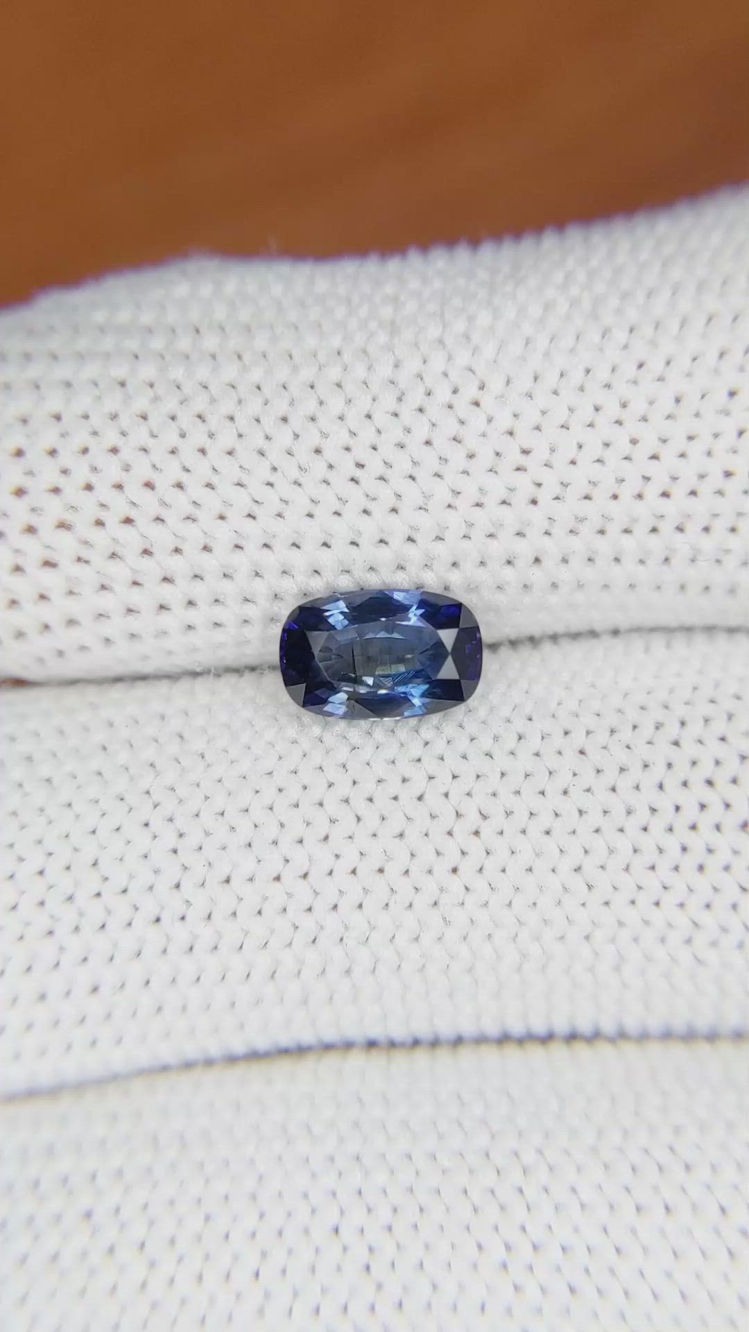 1.43 Ct. Blue Sapphire from Ceylon (Sri Lanka) Size Video