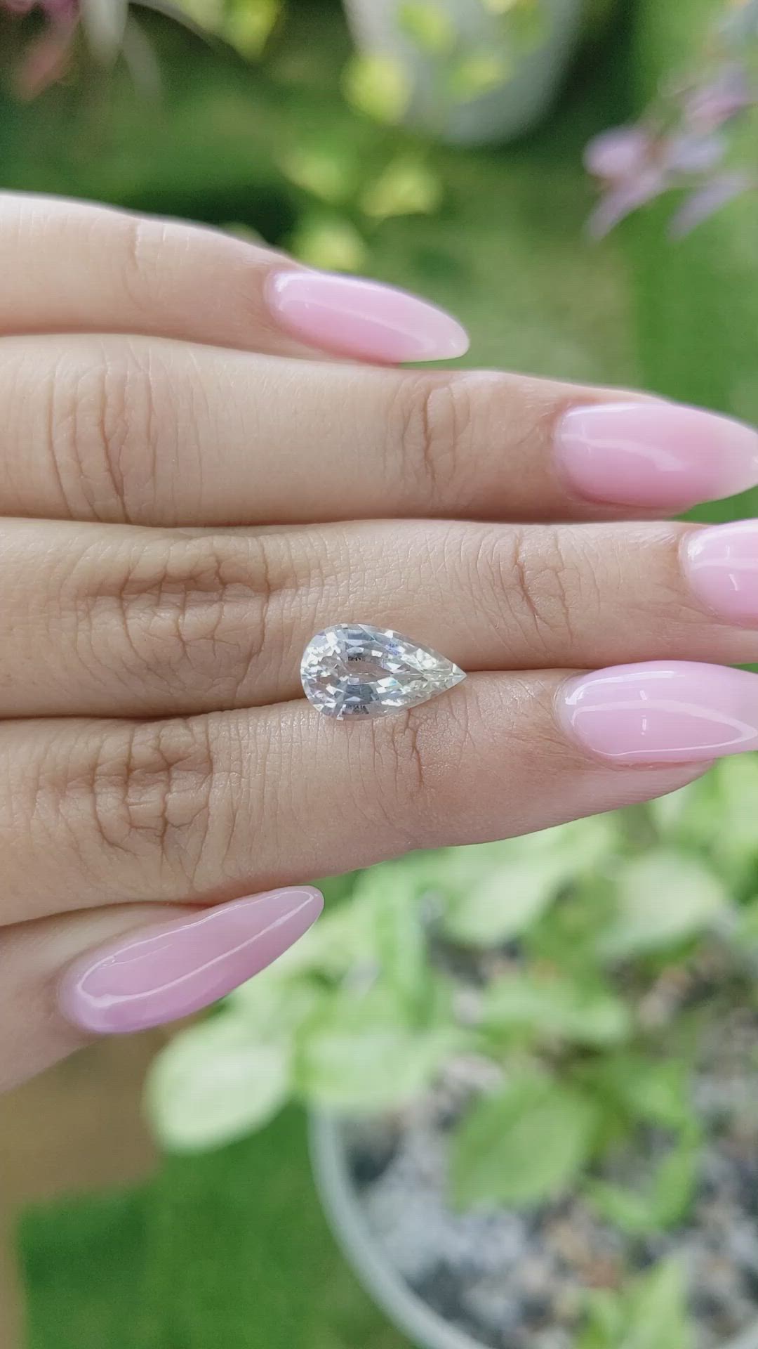 2.95 Ct. Bi Color Sapphire from Ceylon (Sri Lanka) Size Video