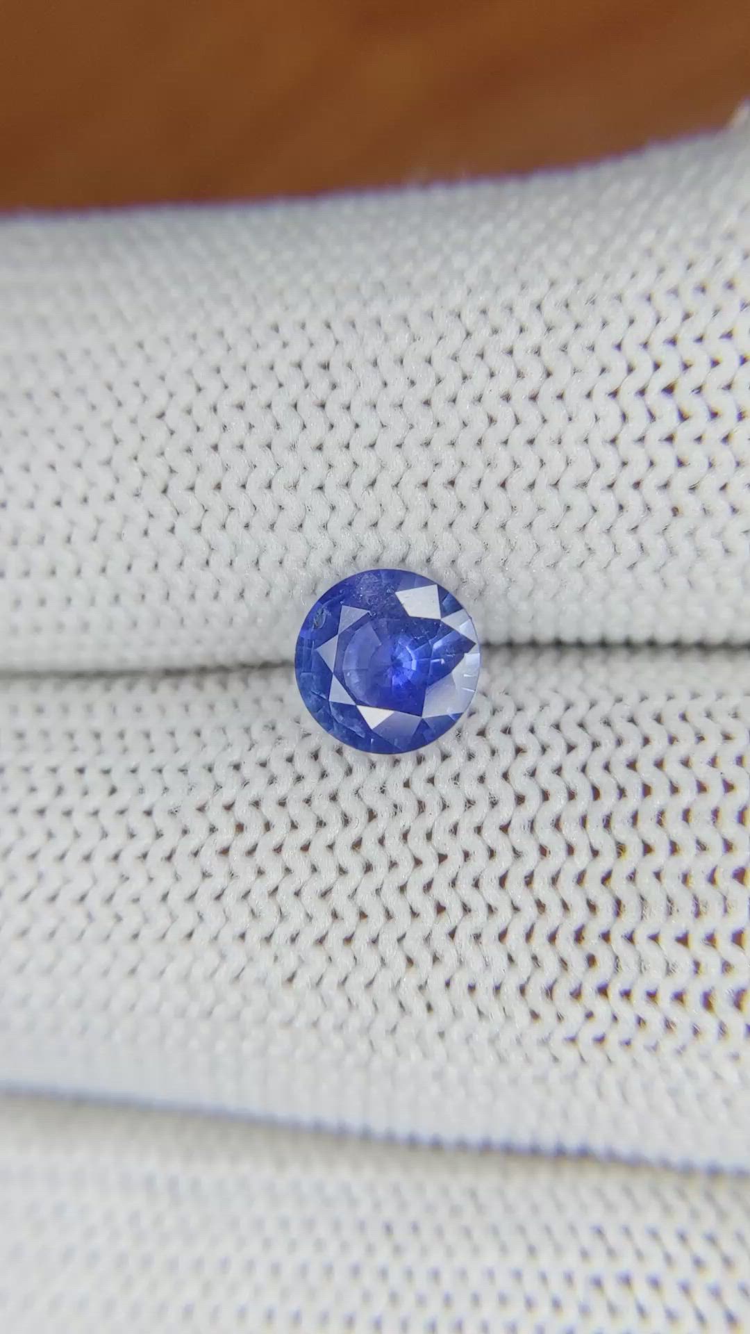 1.23 Ct. Blue Sapphire from Ceylon (Sri Lanka) Size Video