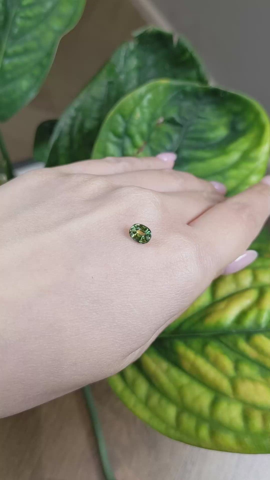 1.17 Ct. Bi Color Sapphire from Australia Size Video