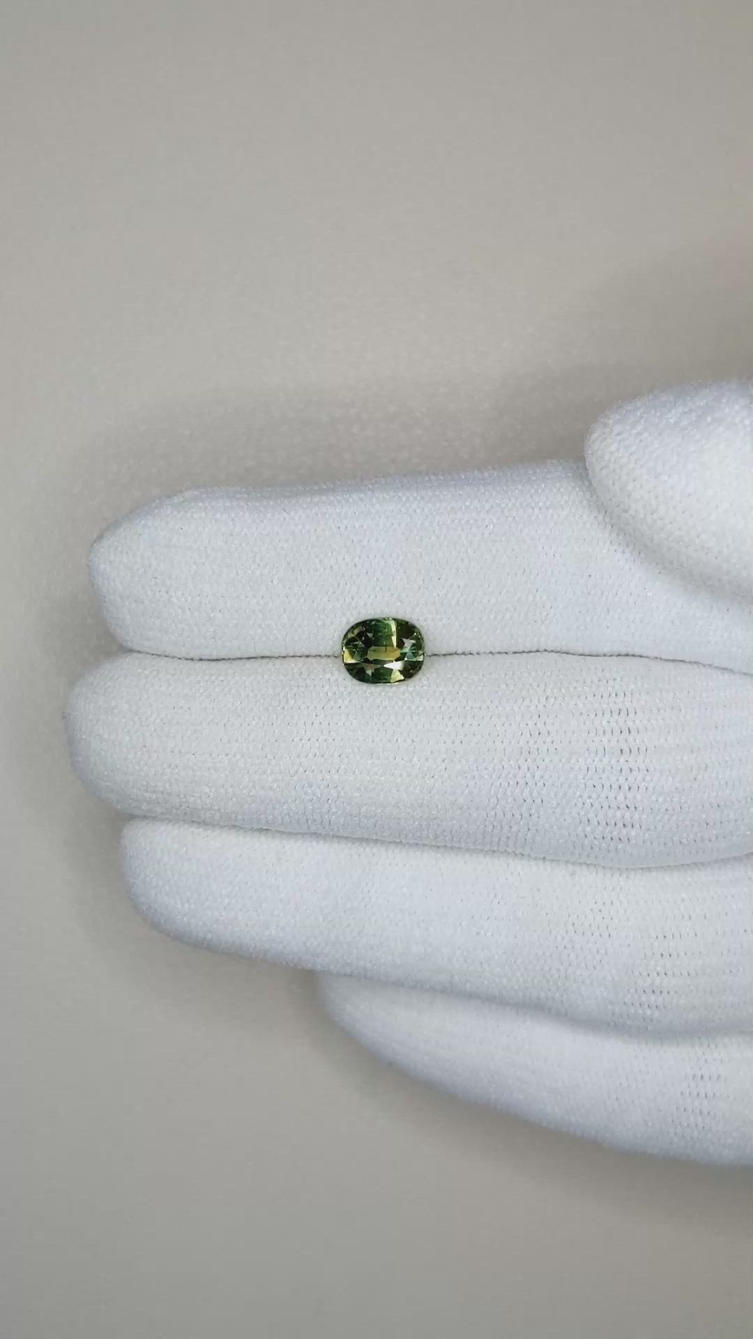 1.17 Ct. Bi Color Sapphire from Australia Size Video