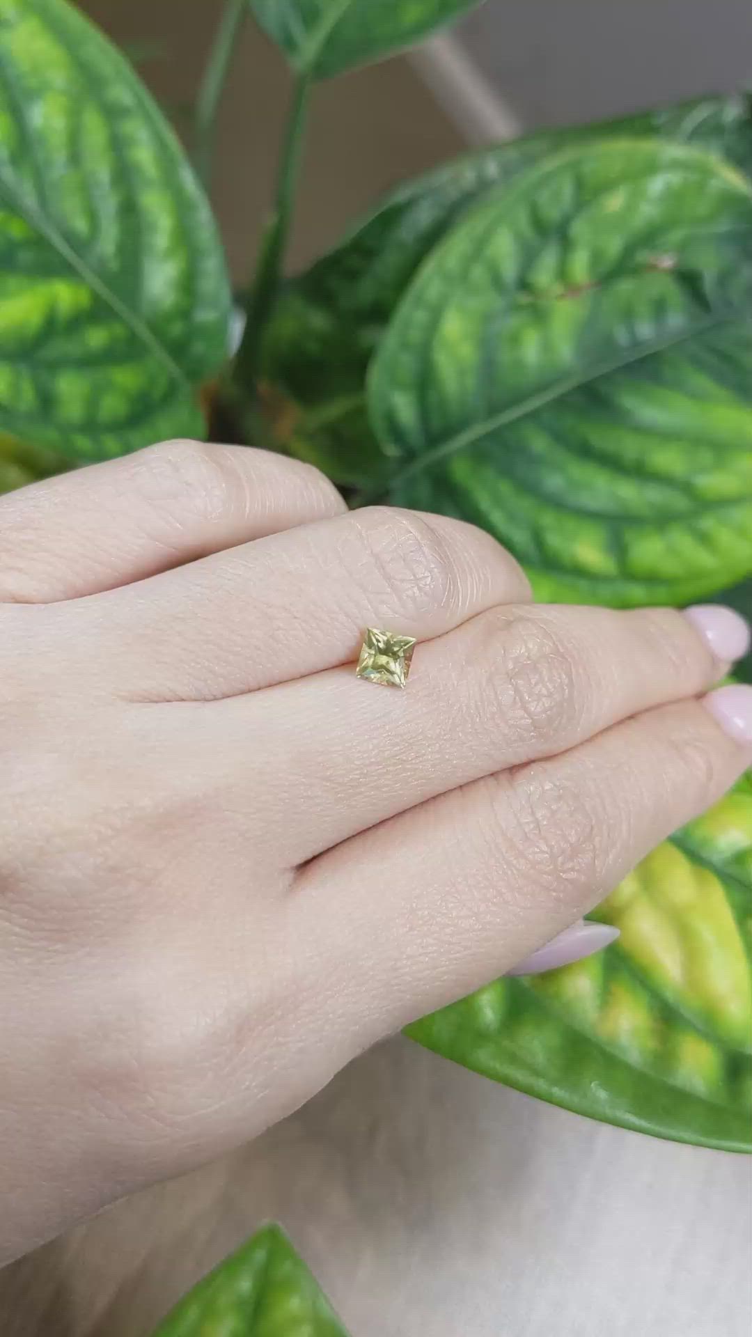 0.82 Ct. Greenish Yellow Sapphire from Ceylon (Sri Lanka) Size Video