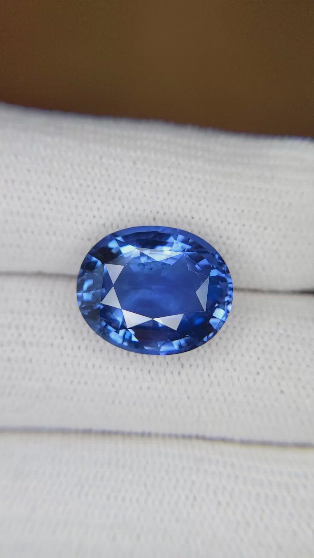 11.10 Ct. Blue Sapphire from Ceylon (Sri Lanka) Size Video