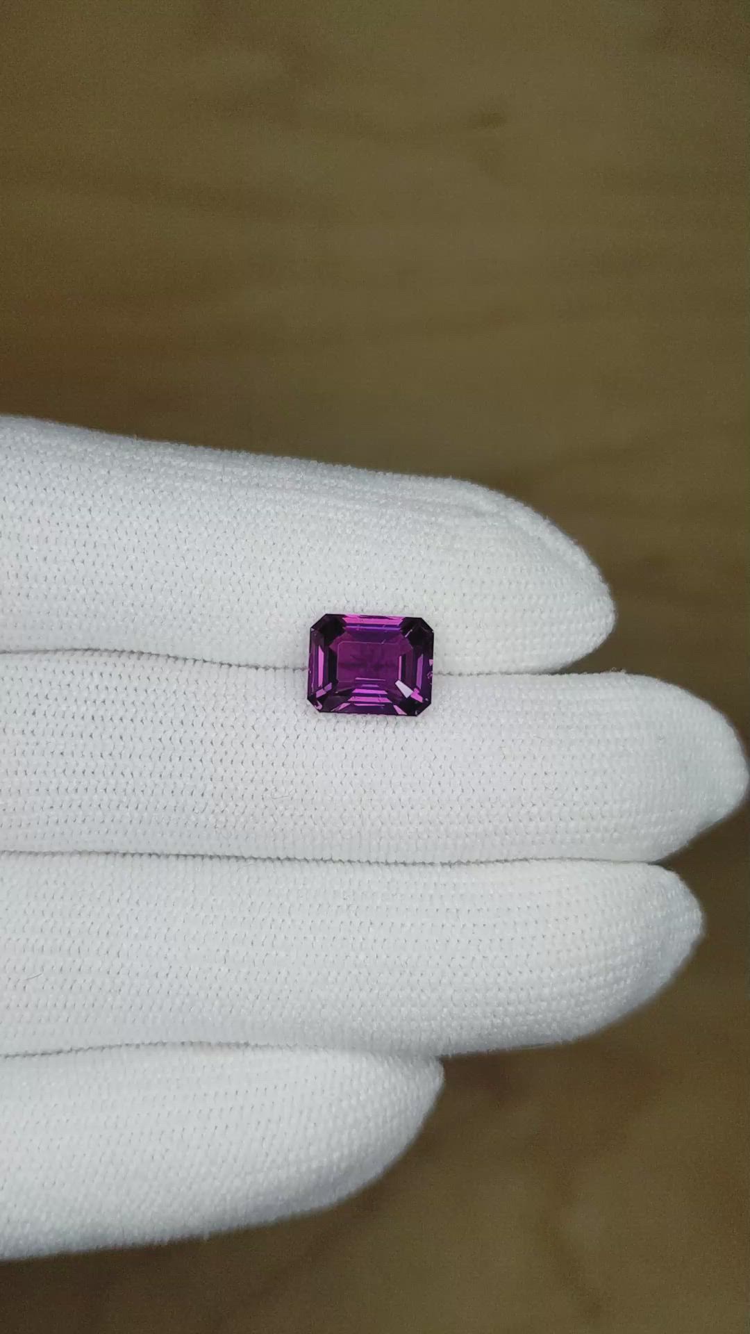 3.31 Ct. Sapphire from Ceylon (Sri Lanka) Size Video
