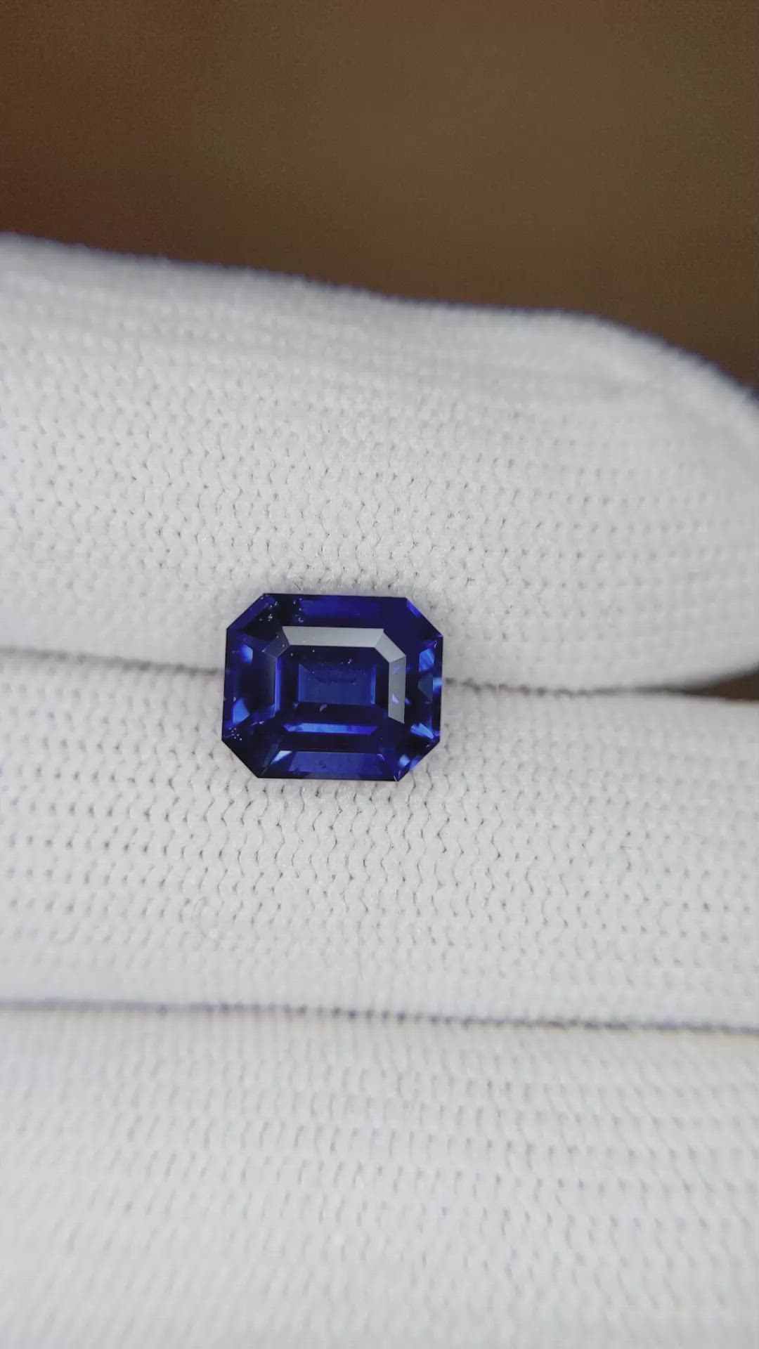 2.88 Ct. Blue Sapphire from Ceylon (Sri Lanka) Size Video