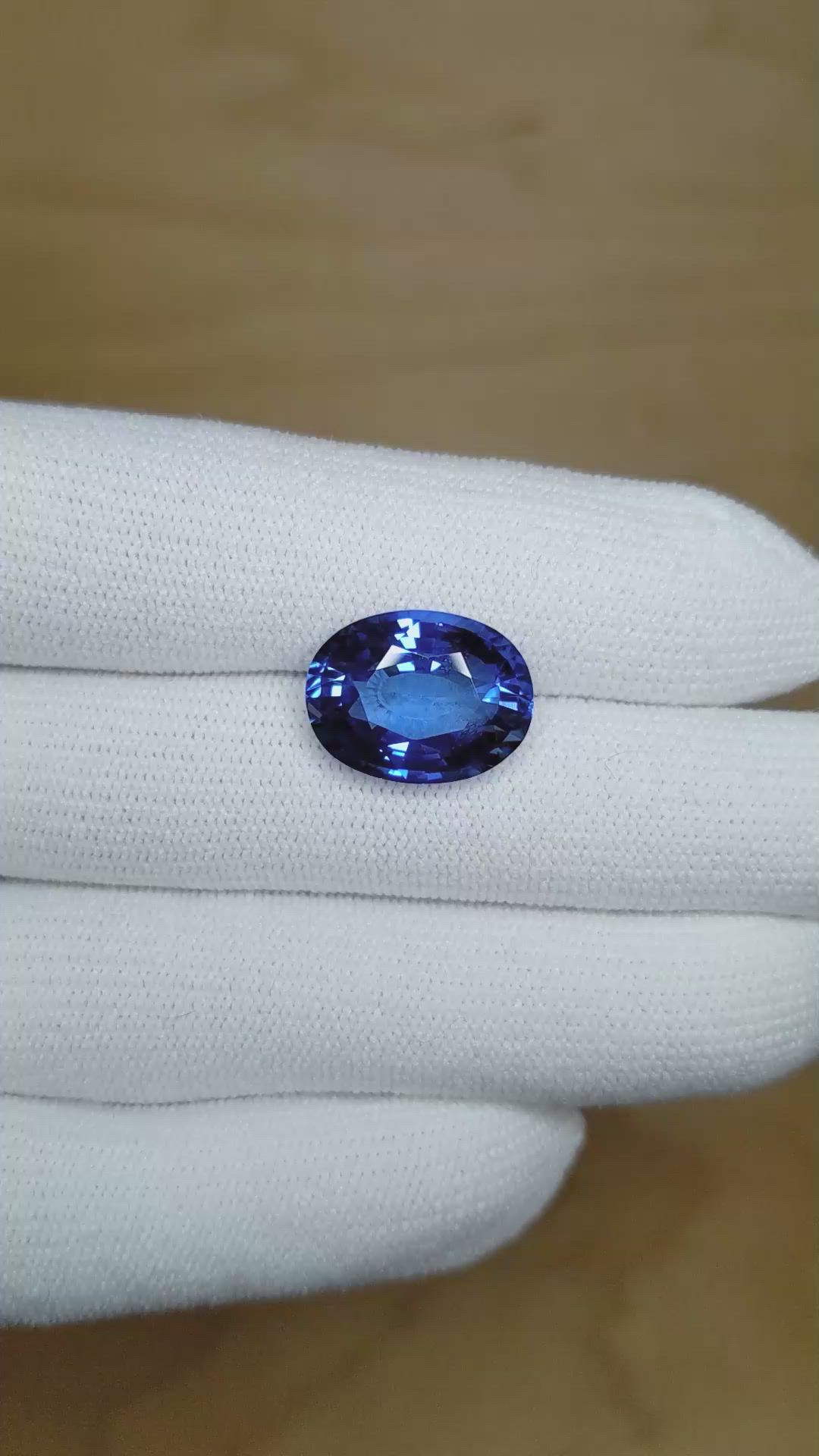 10.55 Ct. Blue Sapphire from Ceylon (Sri Lanka) Size Video