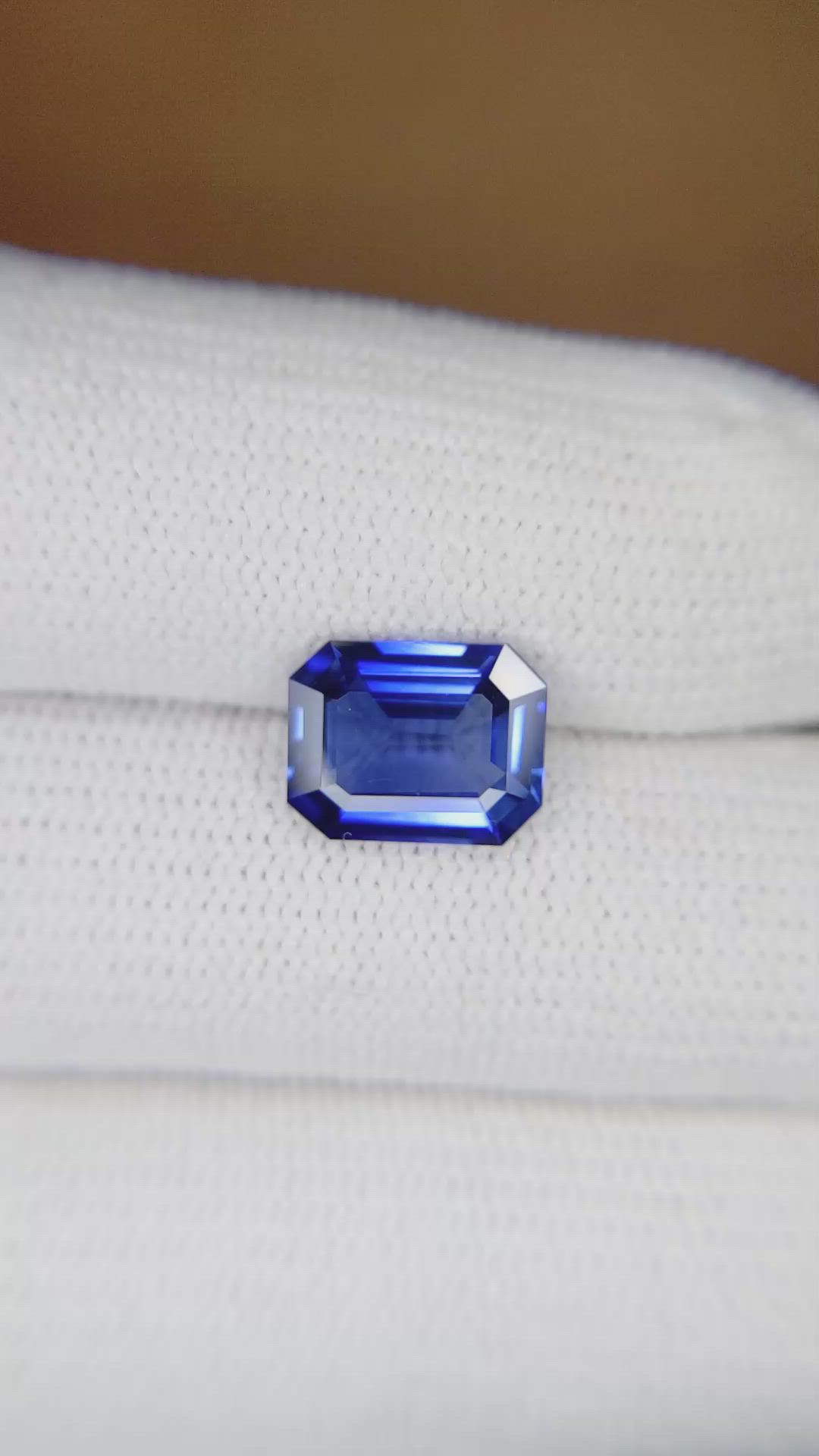 2.72 Ct. Blue Sapphire from Ceylon (Sri Lanka) Size Video