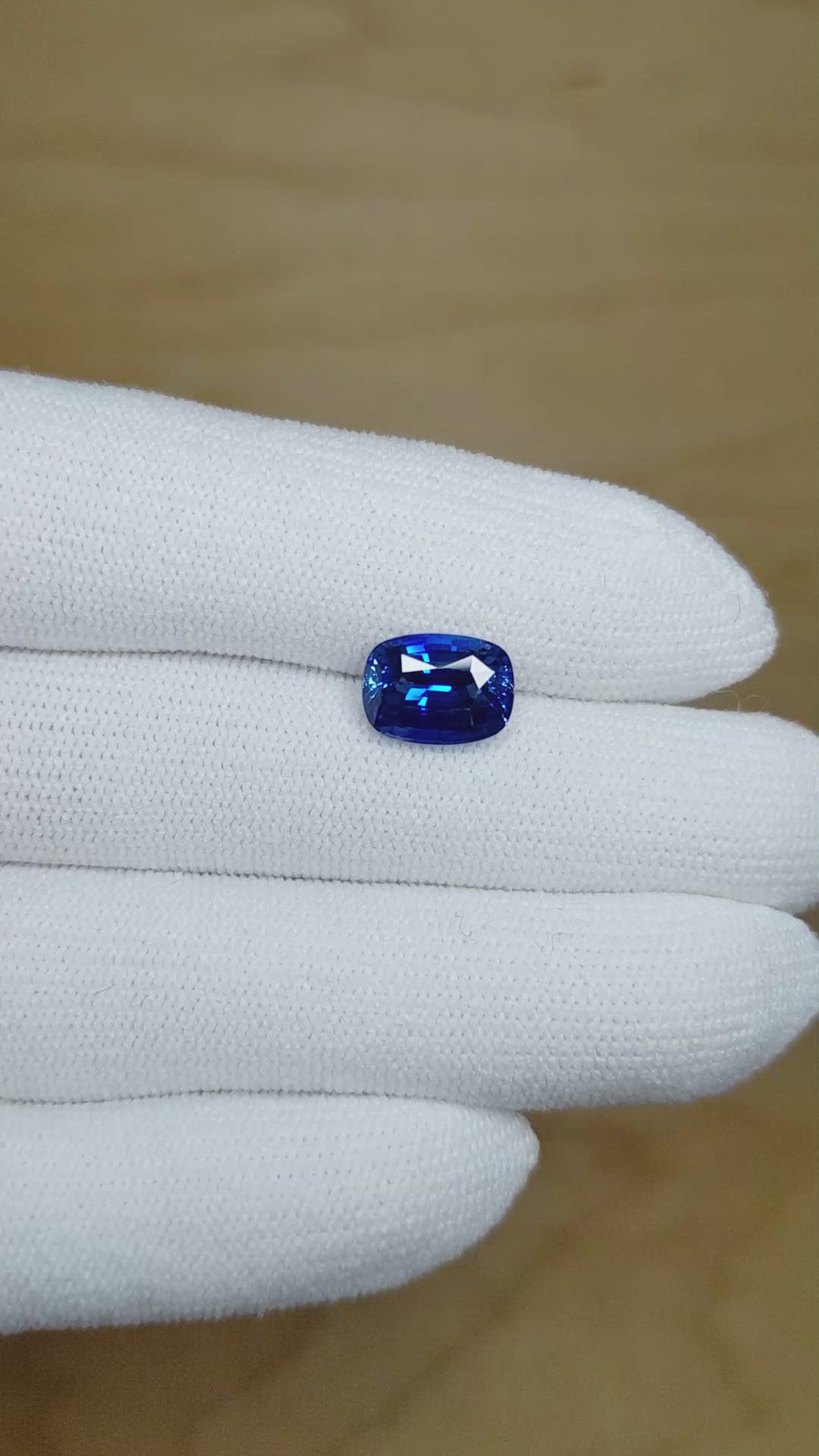 3.57 Ct. Blue Sapphire from Ceylon (Sri Lanka) Size Video