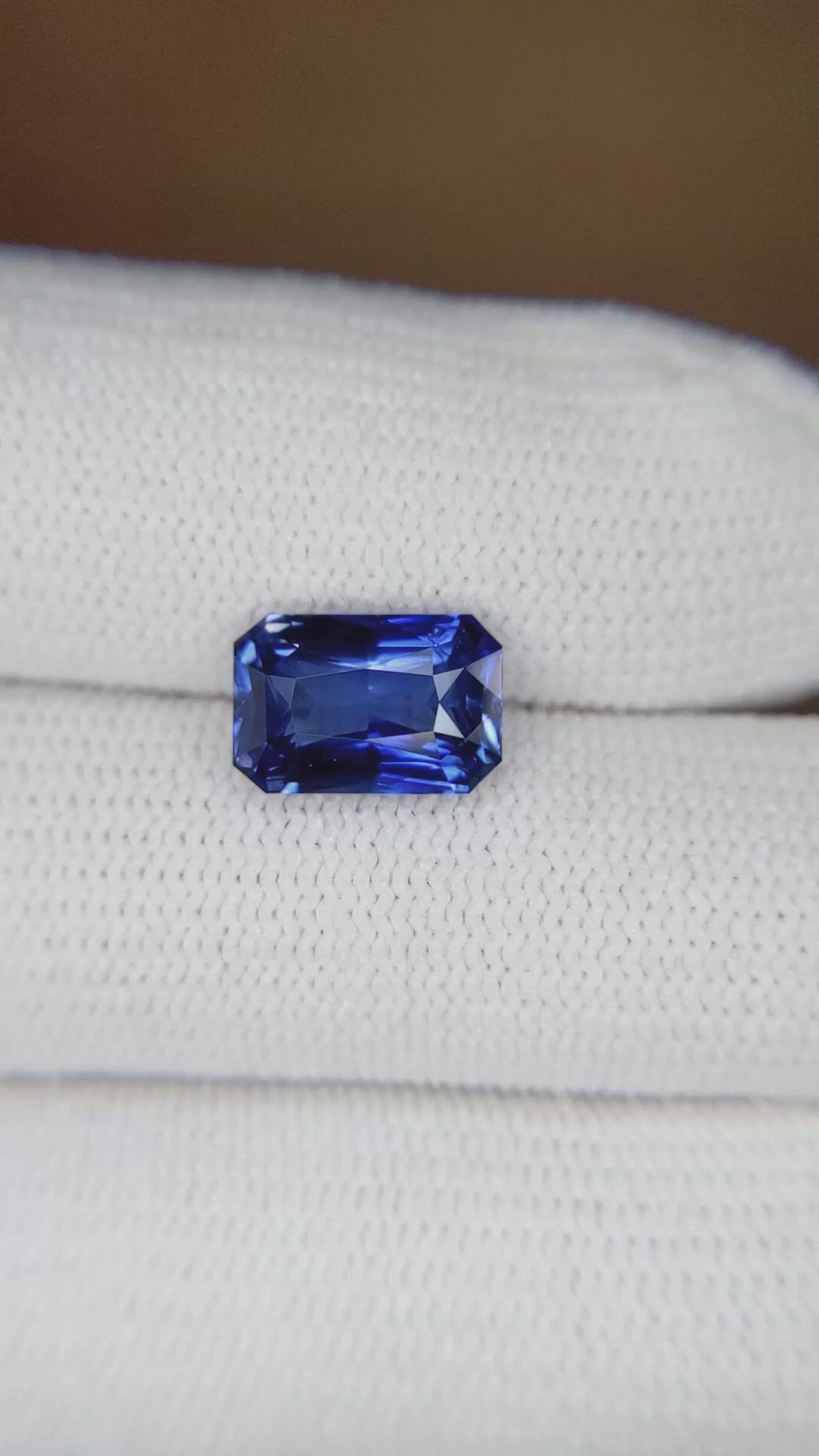 3.35 Ct. Blue Sapphire from Ceylon (Sri Lanka) Size Video