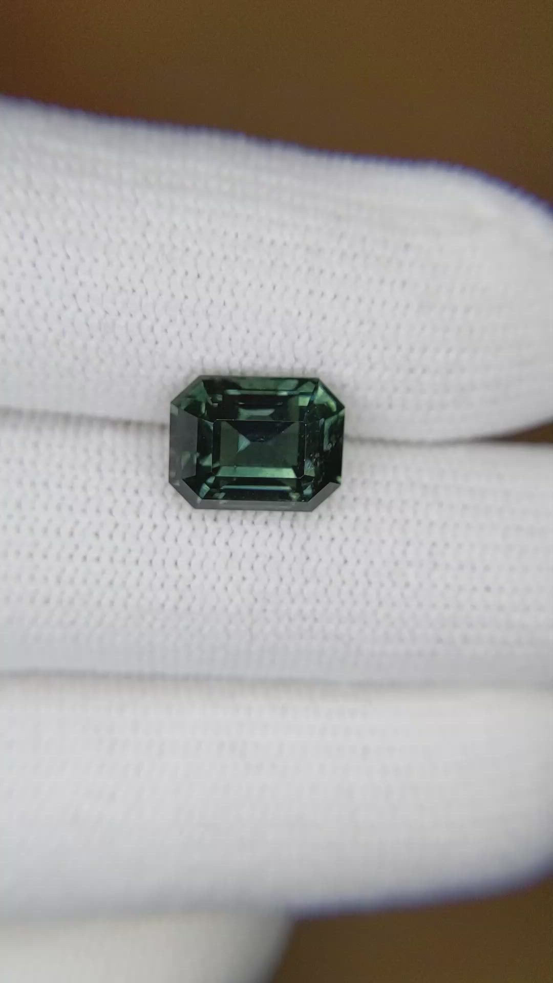 4.00 Ct. Bluish Green Sapphire from Ceylon (Sri Lanka) Size Video