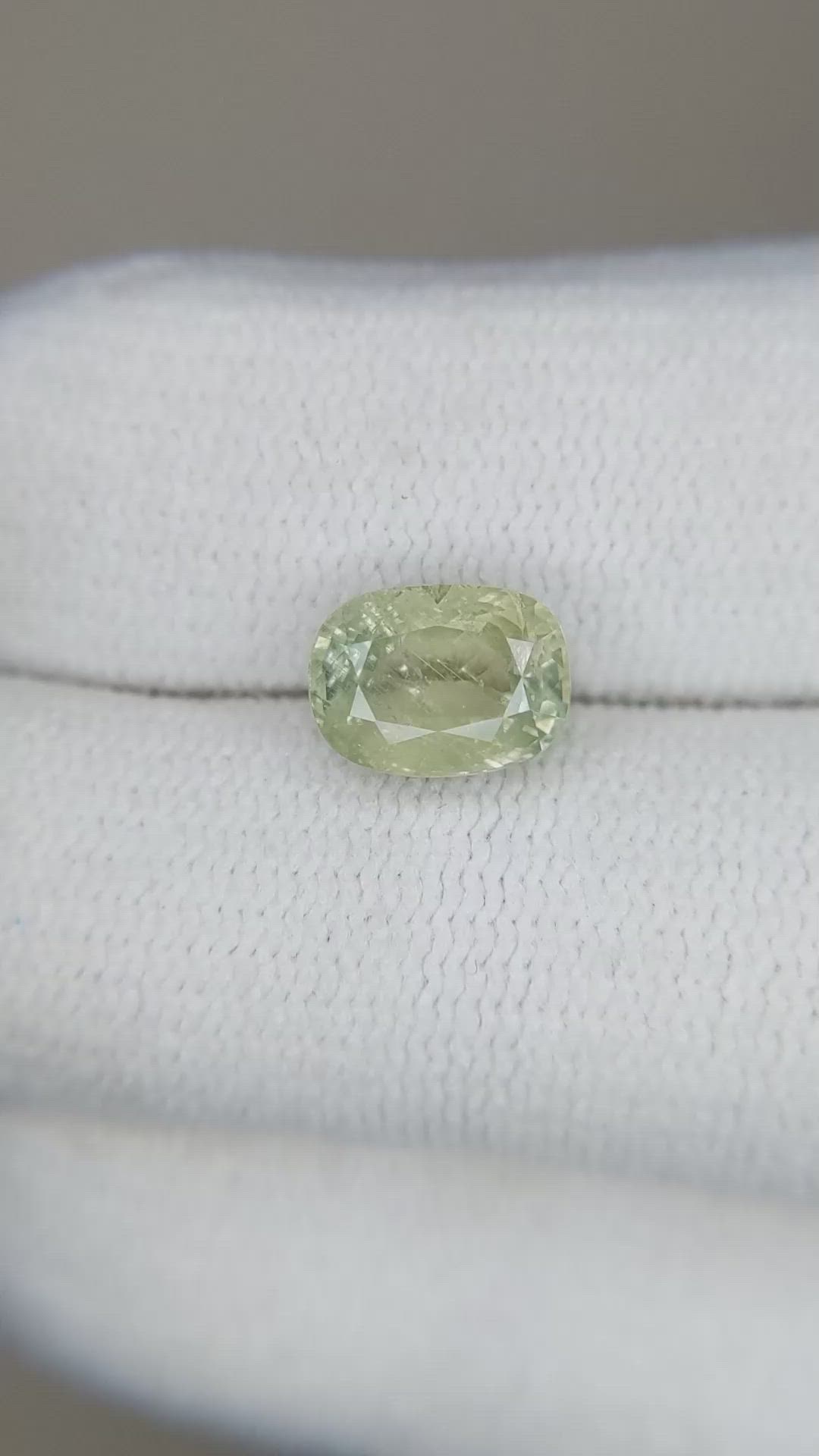 2.19 Ct. Yellowish Green Sapphire from Ceylon (Sri Lanka) Size Video