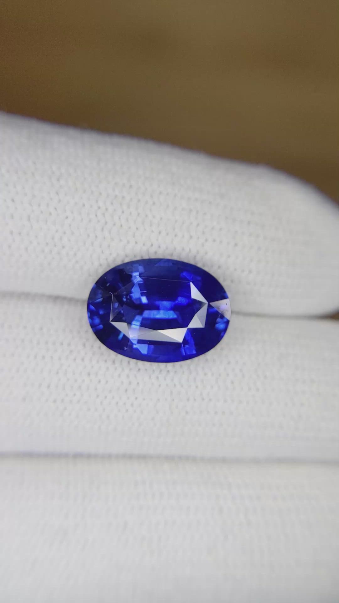 6.48 Ct. Blue Sapphire from Ceylon (Sri Lanka) Size Video