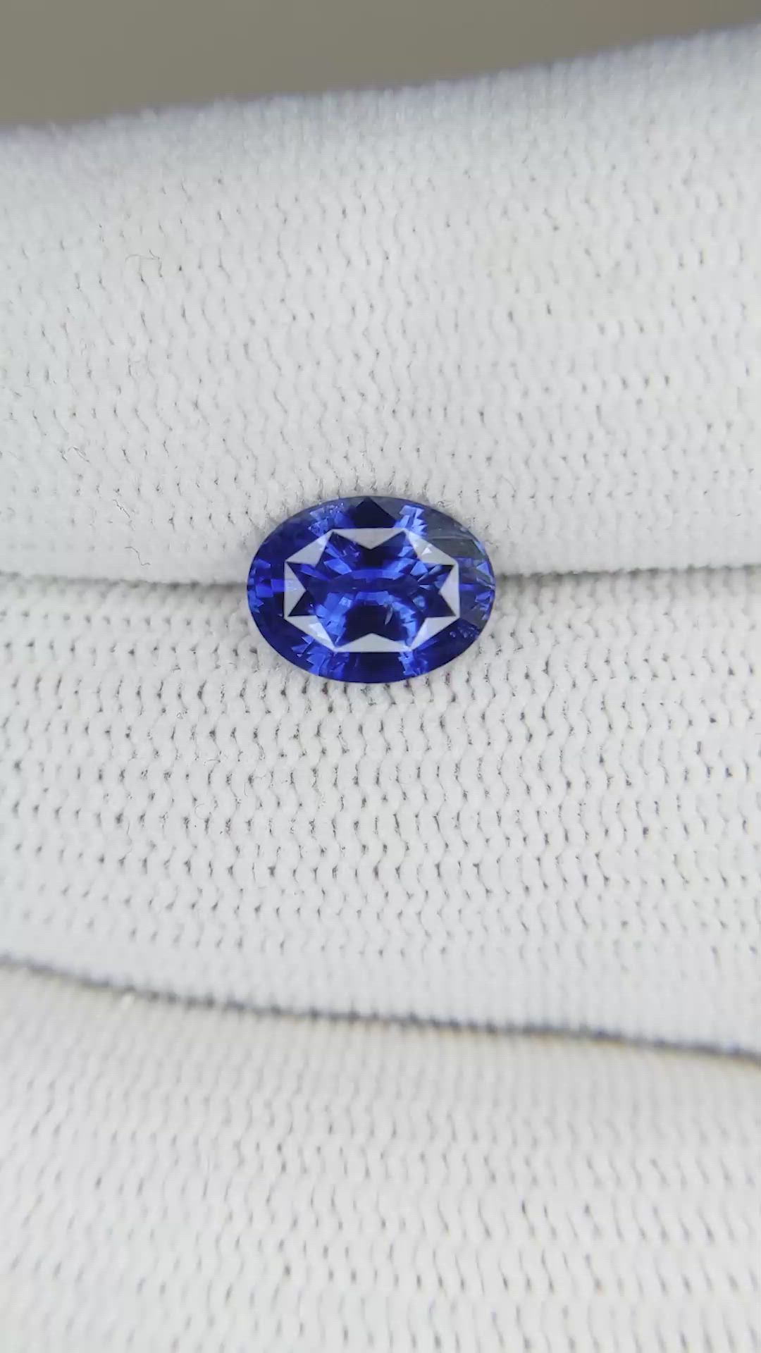 1.81 Ct. Blue Sapphire from Ceylon (Sri Lanka) Size Video