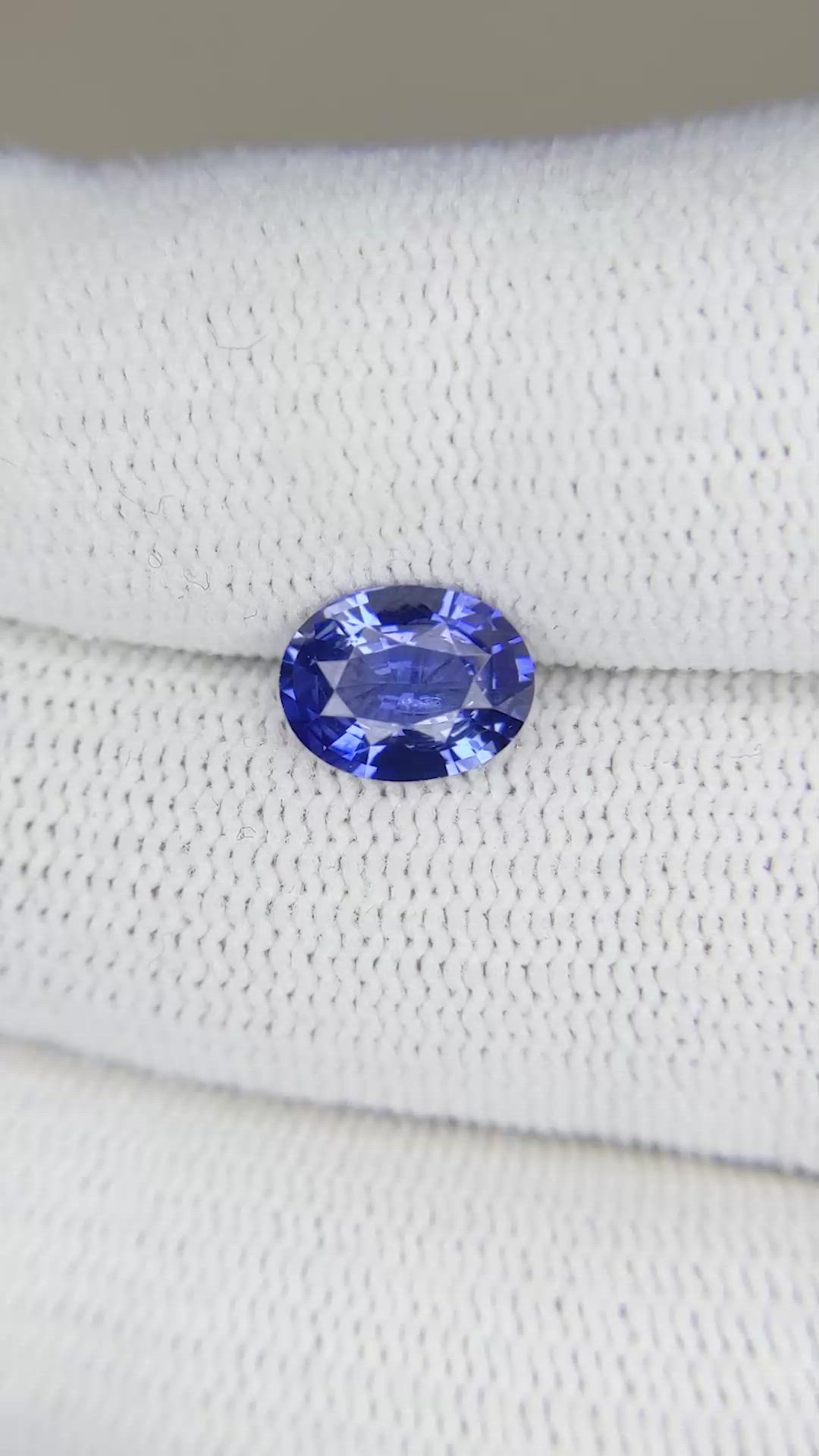 1.52 Ct. Blue Sapphire from Ceylon (Sri Lanka) Size Video
