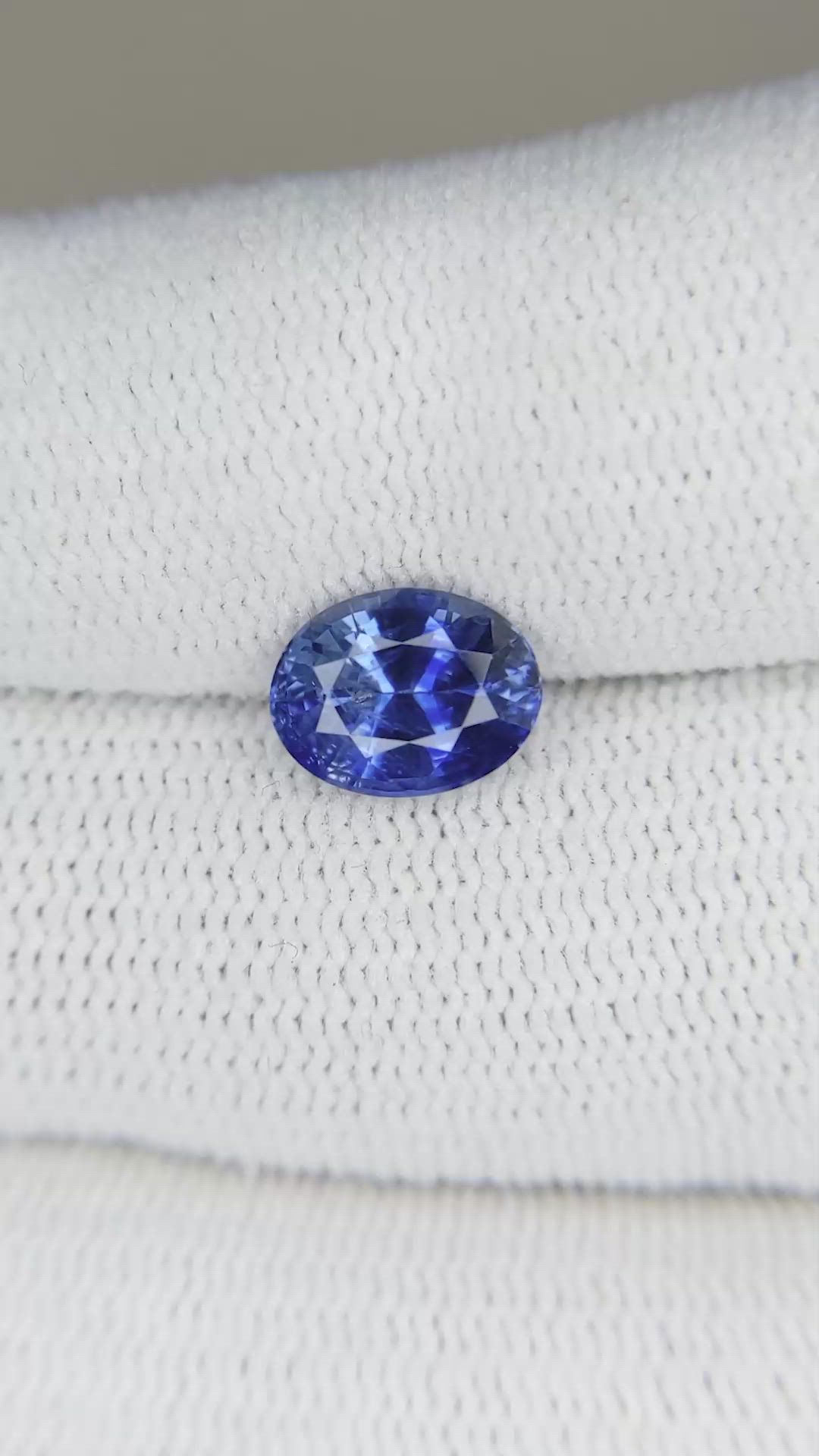 1.85 Ct. Blue Sapphire from Ceylon (Sri Lanka) Size Video