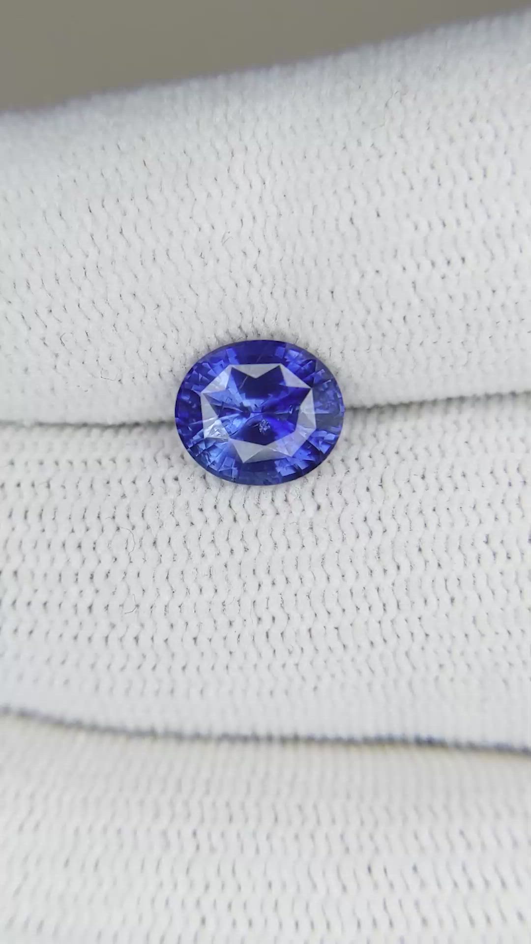 2.00 Ct. Blue Sapphire from Ceylon (Sri Lanka) Size Video