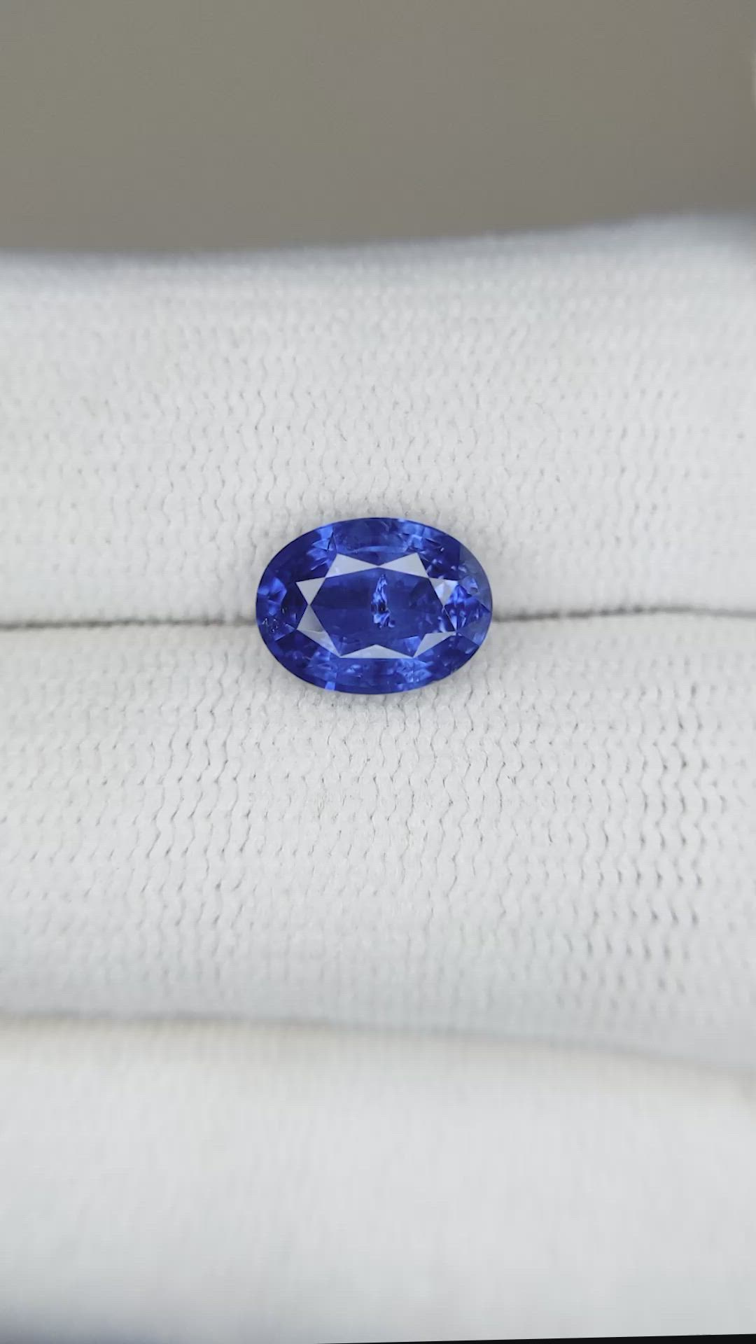 2.10 Ct. Blue Sapphire from Ceylon (Sri Lanka) Size Video