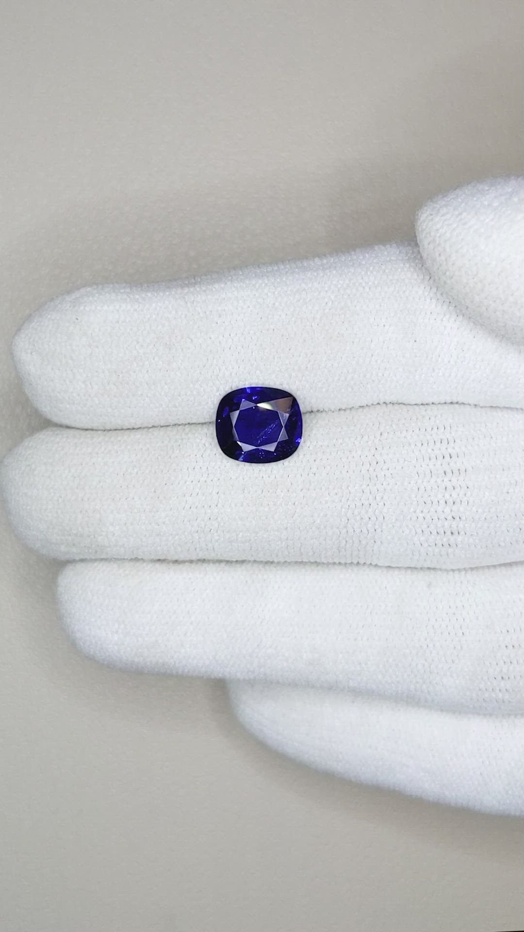 2.23 Ct. Blue Sapphire from Ceylon (Sri Lanka) Size Video