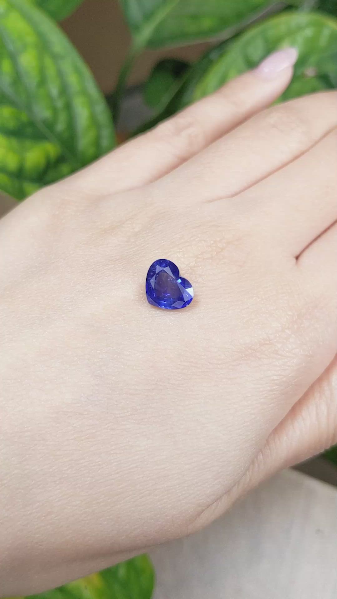 3.15 Ct. Blue Sapphire from Ceylon (Sri Lanka) Size Video