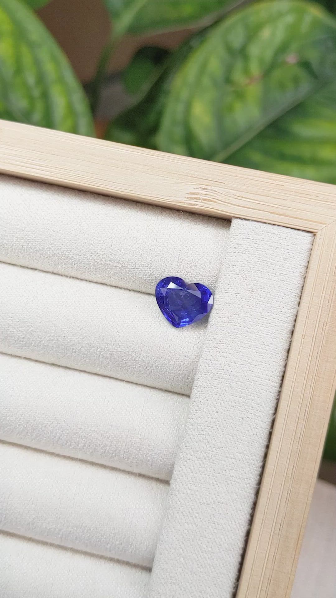 3.15 Ct. Blue Sapphire from Ceylon (Sri Lanka) Size Video