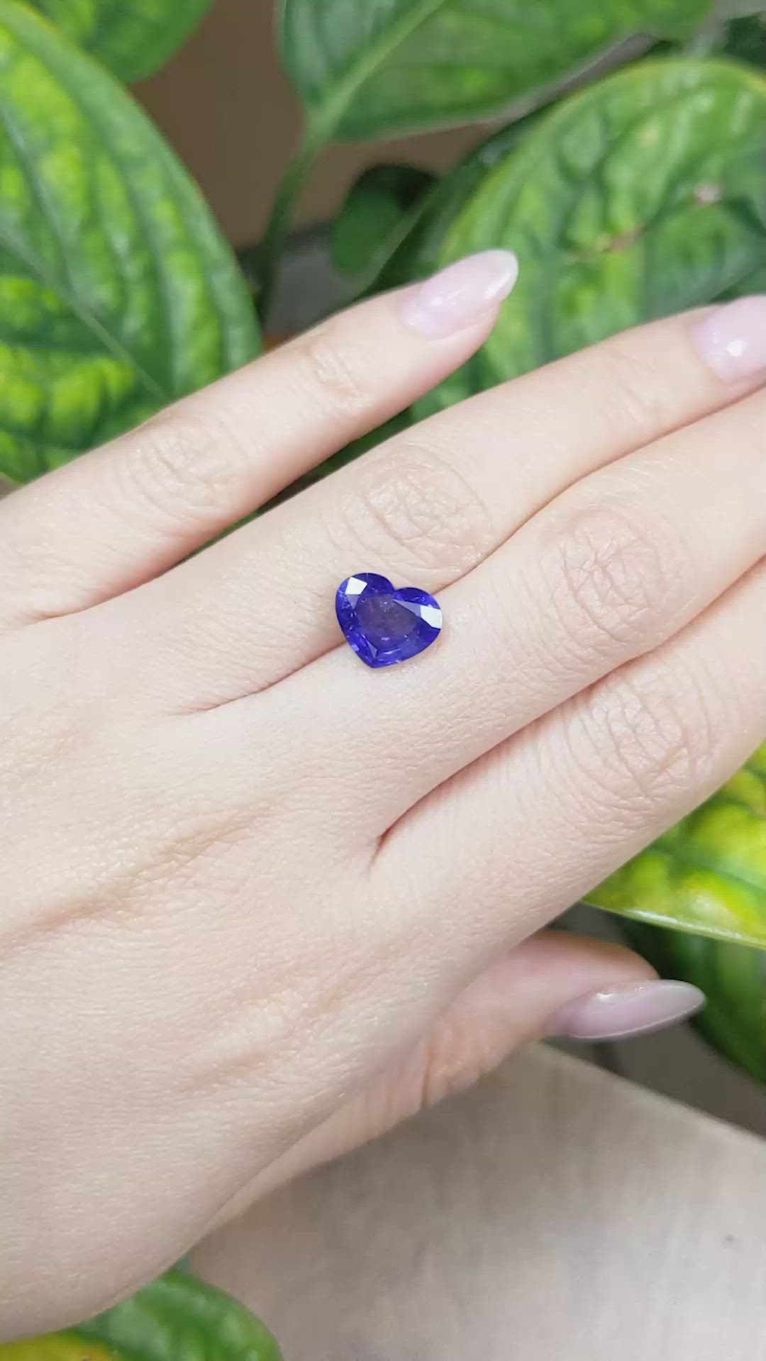 3.15 Ct. Blue Sapphire from Ceylon (Sri Lanka) Size Video