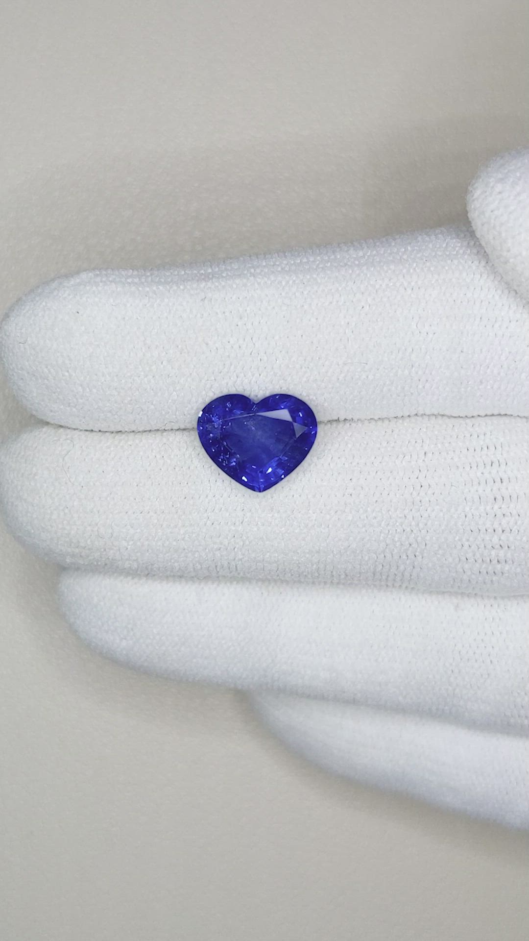 3.15 Ct. Blue Sapphire from Ceylon (Sri Lanka) Size Video