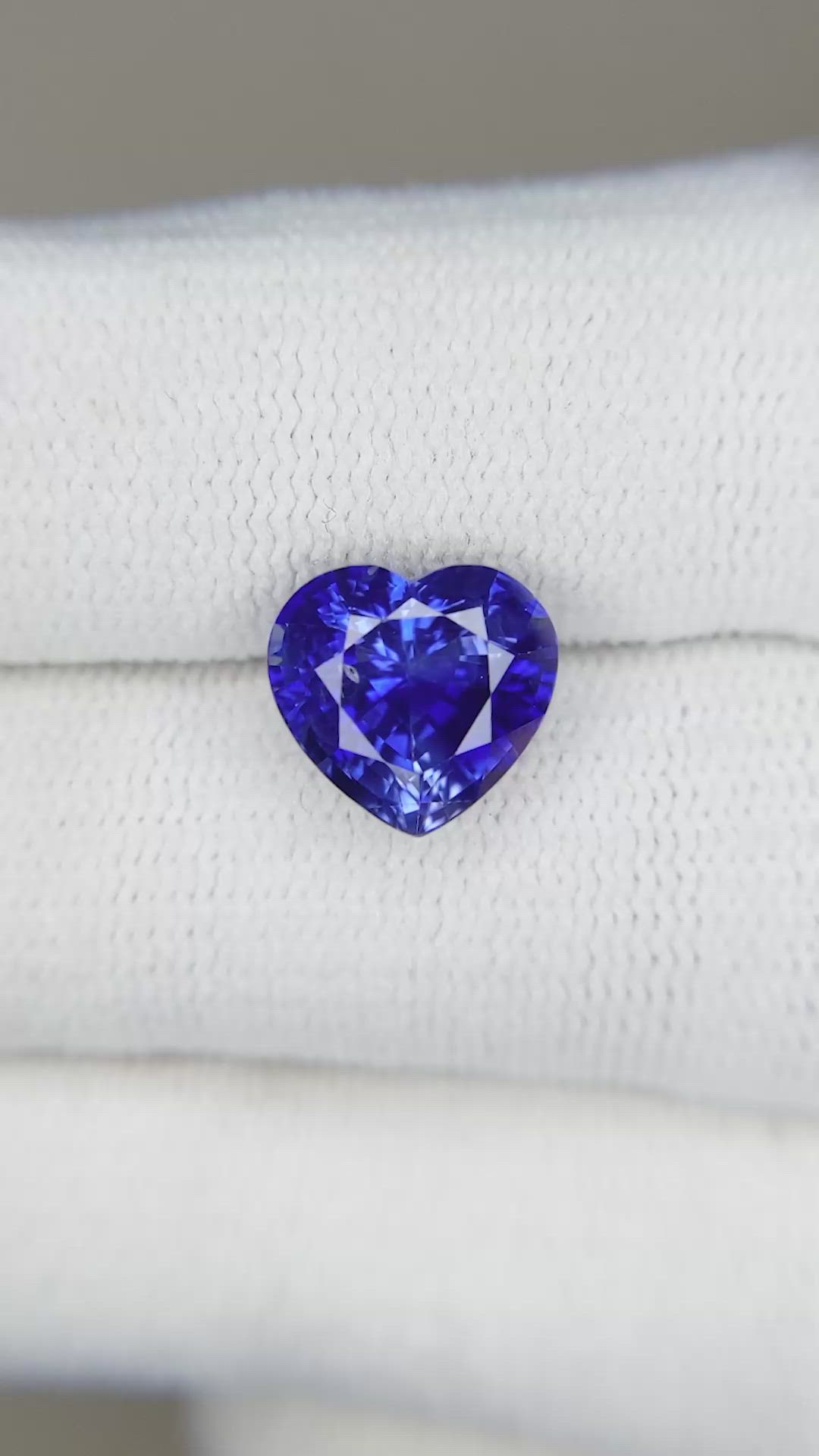 3.57 Ct. Blue Sapphire from Ceylon (Sri Lanka) Size Video