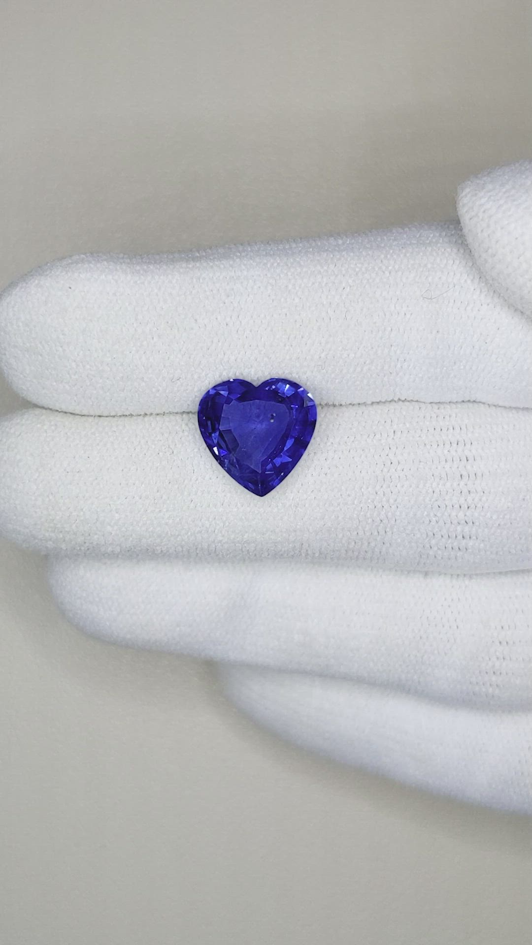 4.32 Ct. Blue Sapphire from Ceylon (Sri Lanka) Size Video