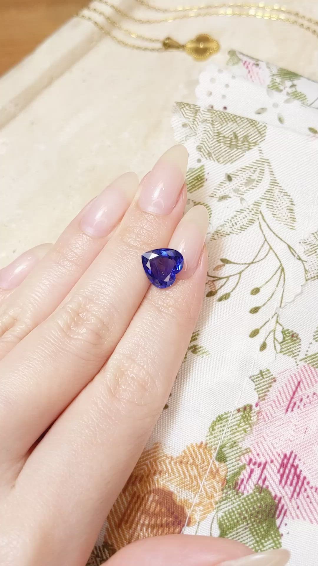 4.32 Ct. Blue Sapphire from Ceylon (Sri Lanka) Size Video