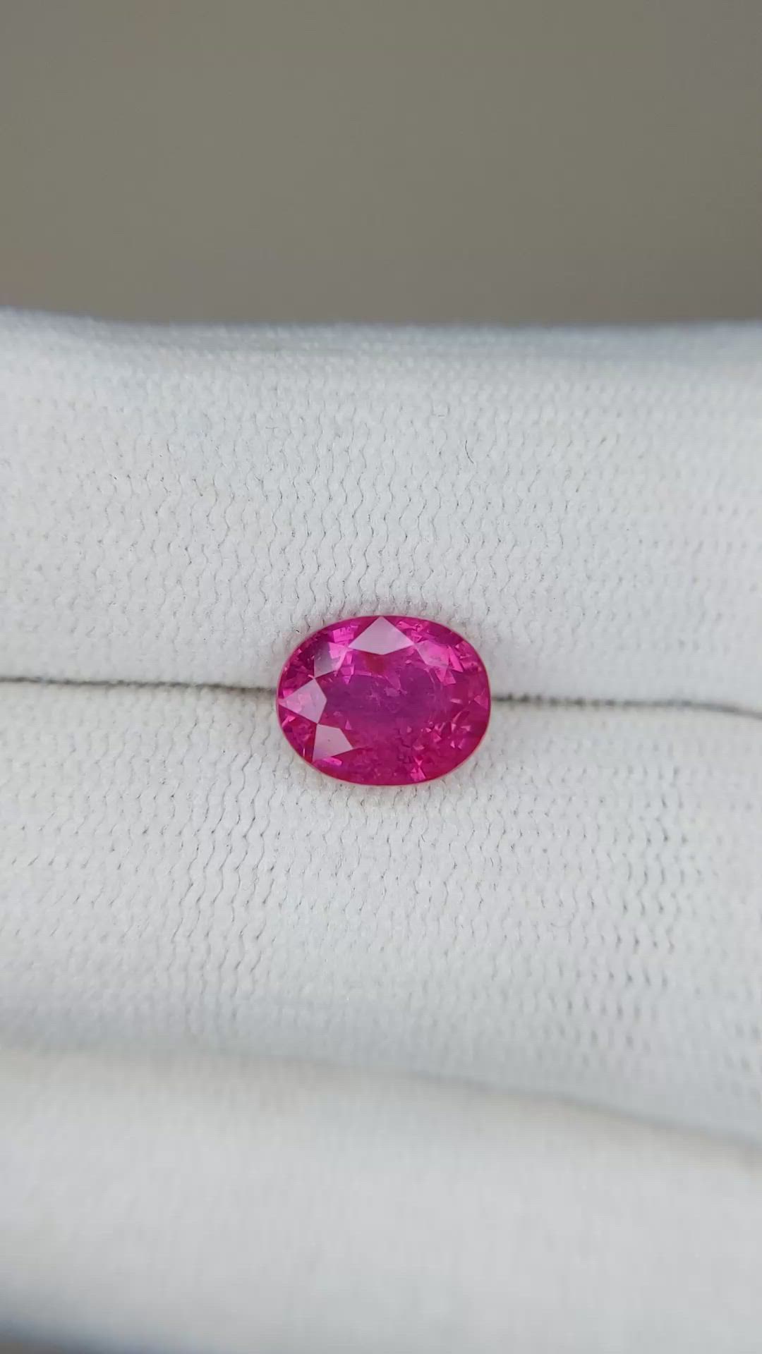 2.12 Ct. Reddish Pink Sapphire from Ceylon (Sri Lanka) Size Video